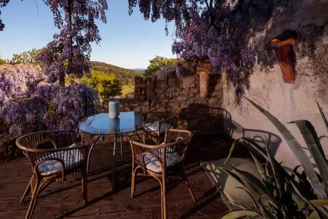 Dining area in La Vieille Maison - Halte Gourmande