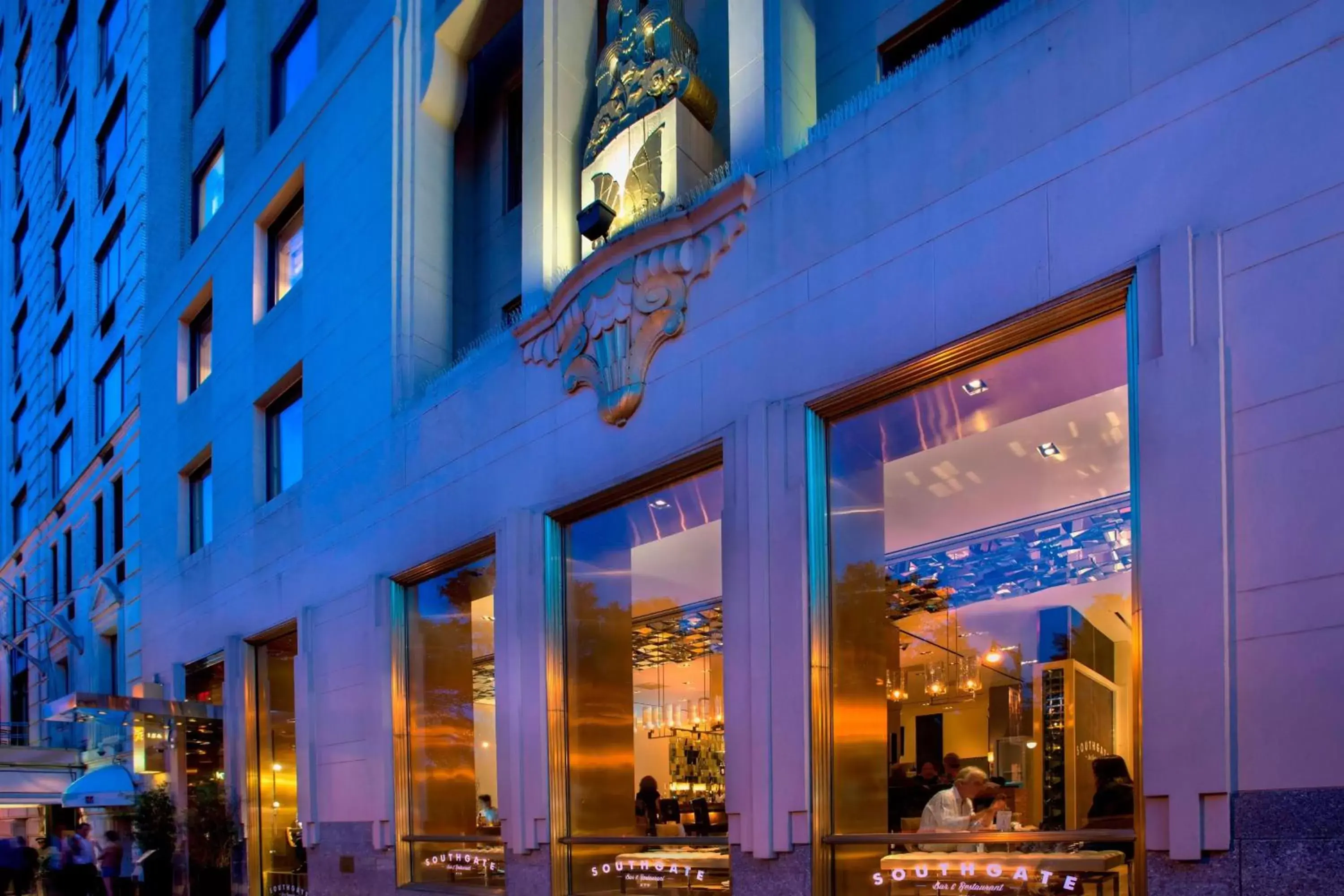 Restaurant/places to eat in JW Marriott Essex House New York