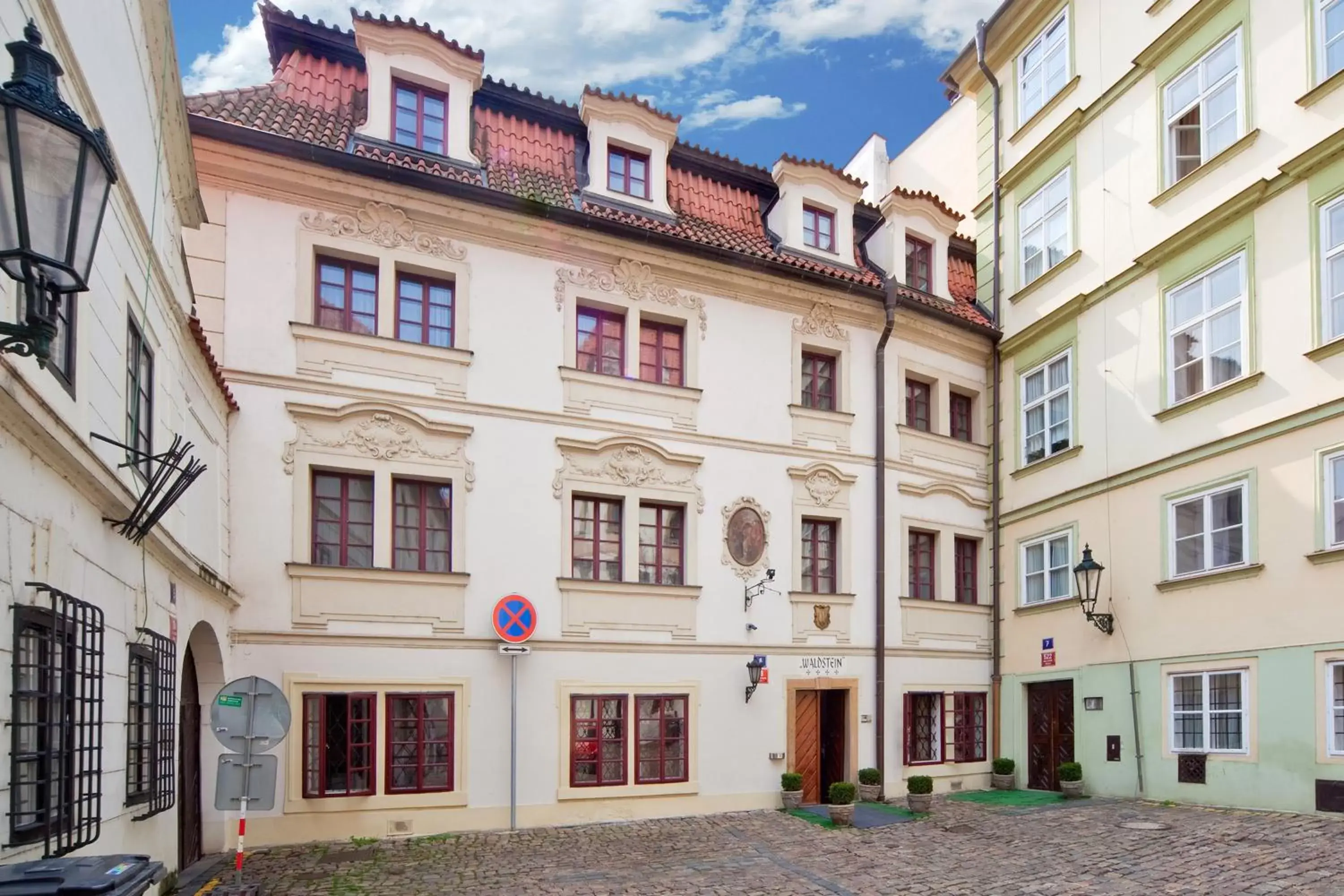 Facade/entrance, Neighborhood in Hotel Waldstein