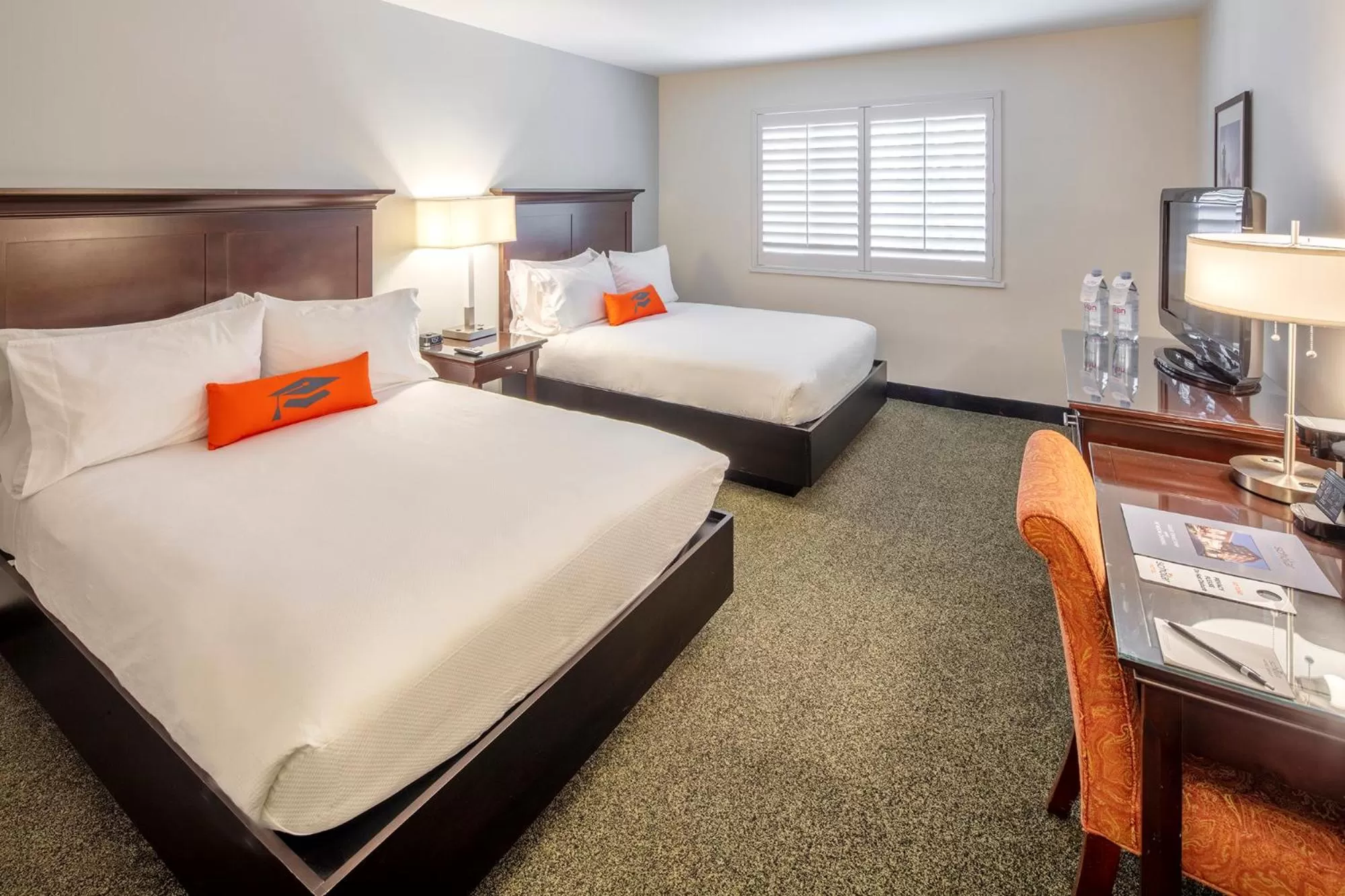 Bedroom, Bed in Collegian Hotel & Suites, Trademark Collection by Wyndham