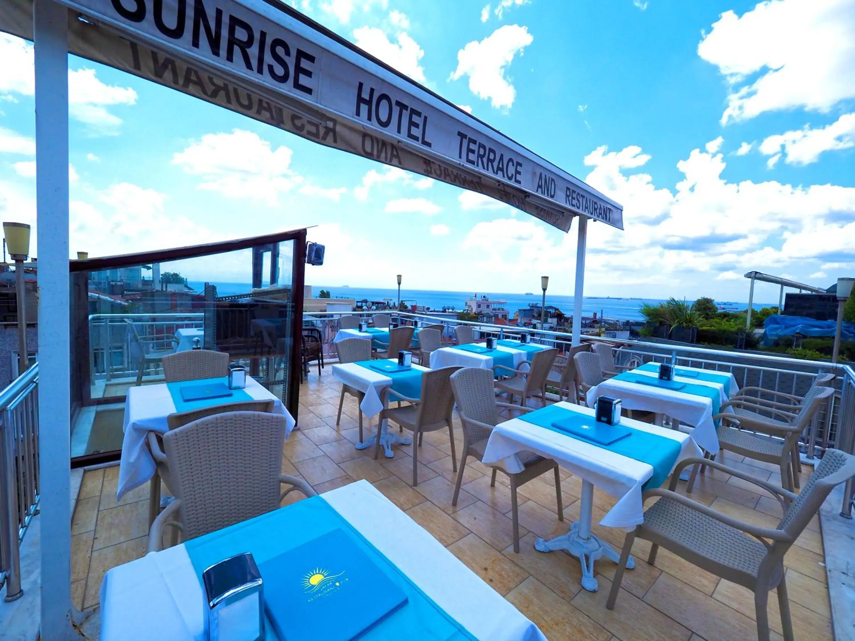 Restaurant/Places to Eat in The Sunrise Hotel