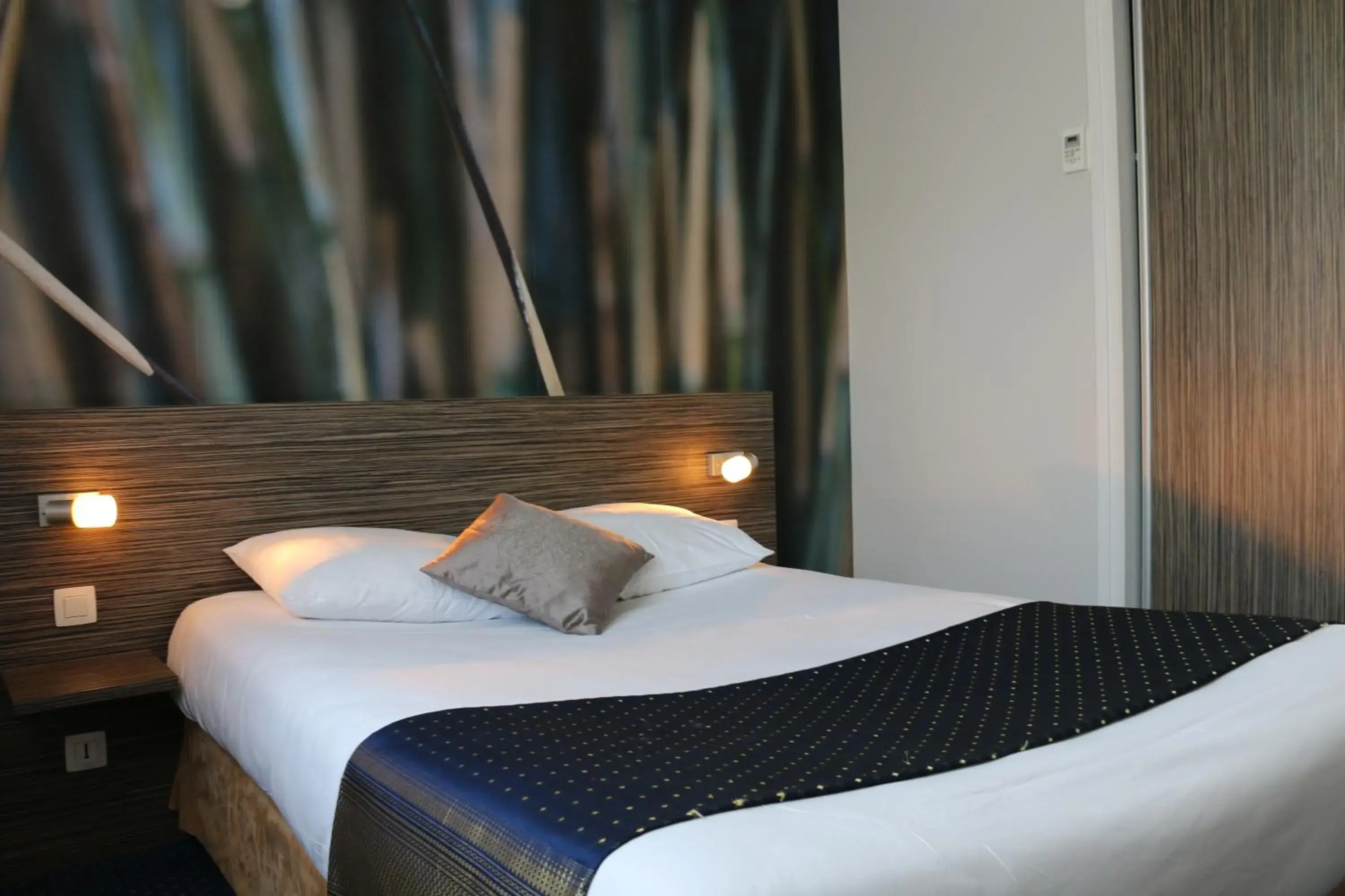 Bed in The Originals City, Hôtel Dau Ly, Lyon Est Bed in The Originals City, Hôtel Dau Ly, Lyon Est