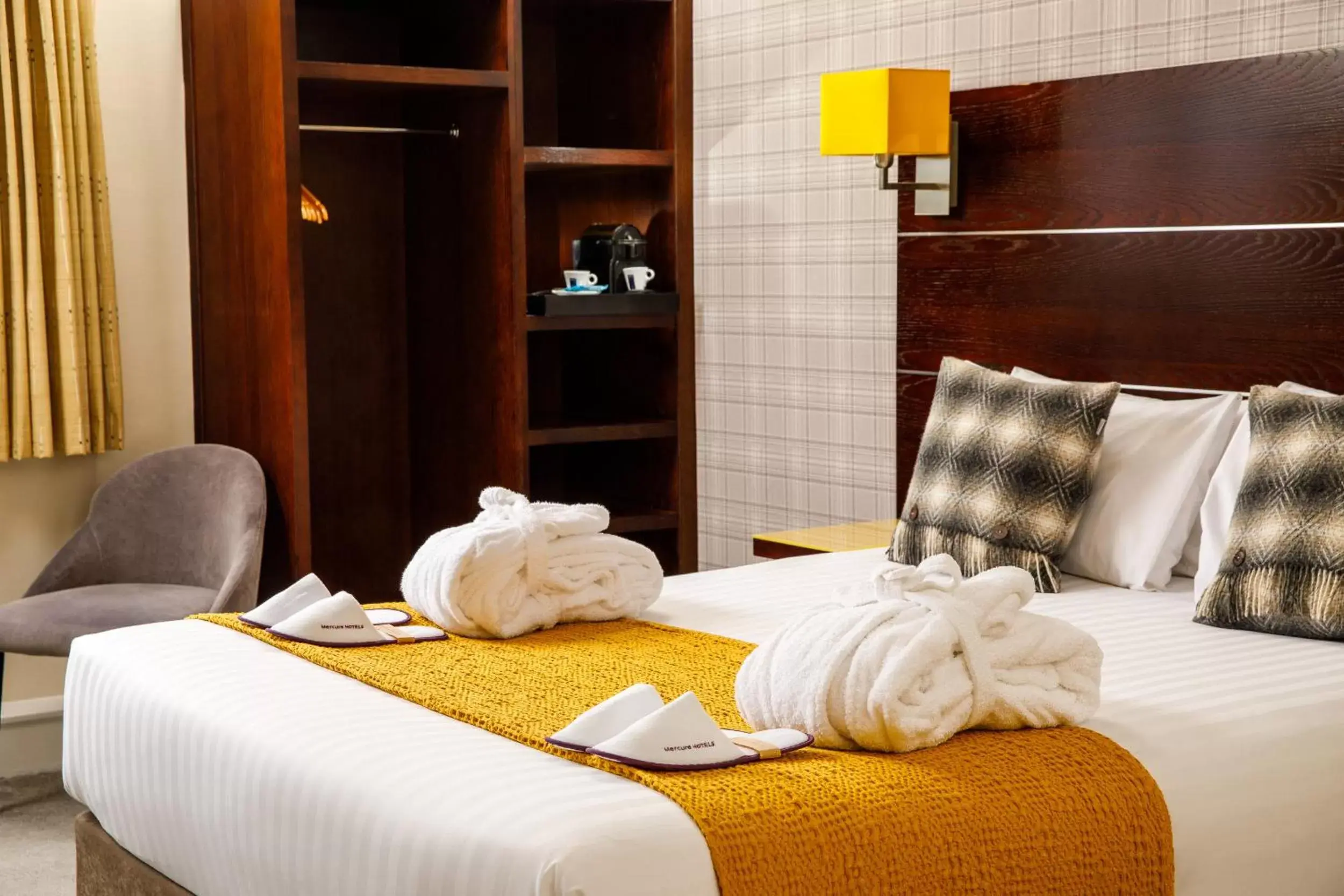 Bed in Mercure Ayr Hotel