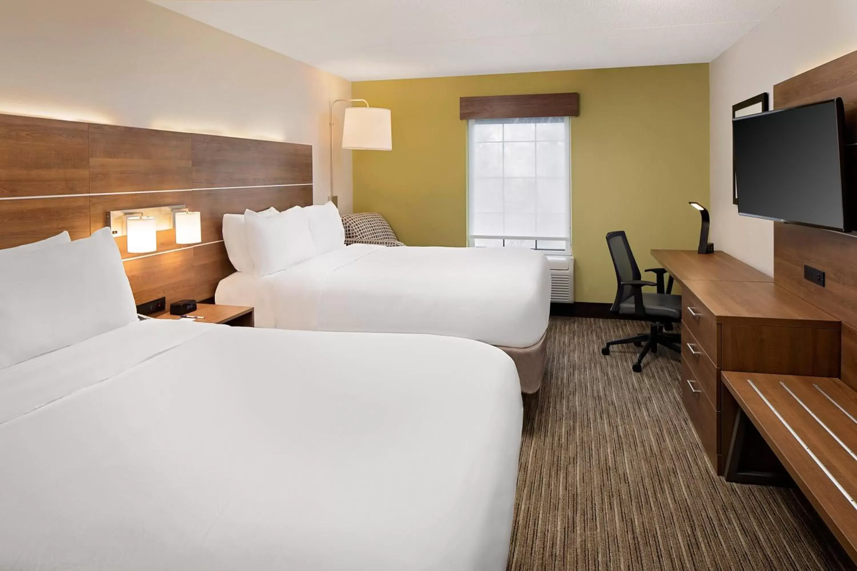 Photo of the whole room, Bed in Holiday Inn Express Harrisburg East, an IHG Hotel