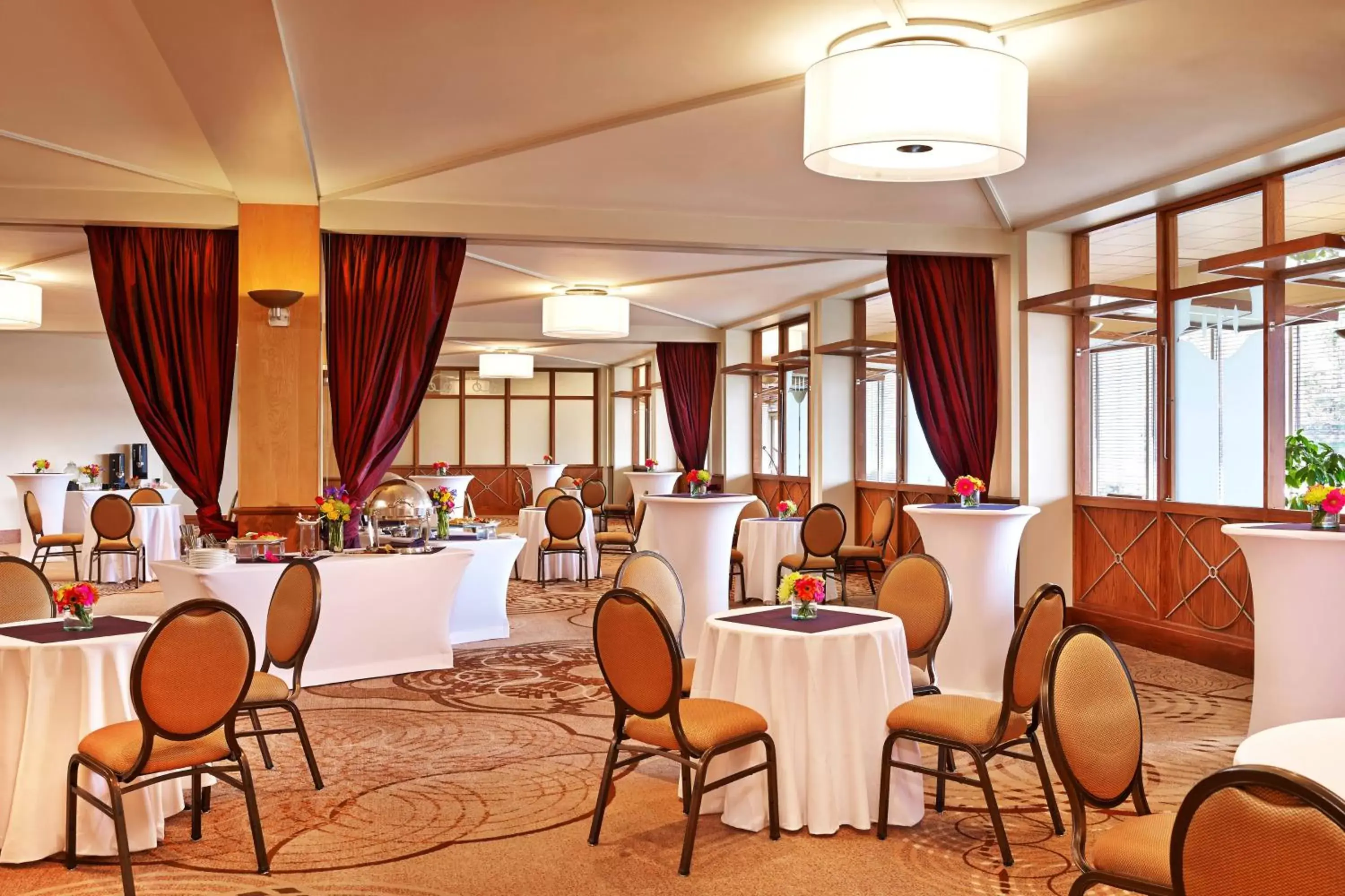 Meeting/conference room, Restaurant/Places to Eat in Sheraton Detroit Novi