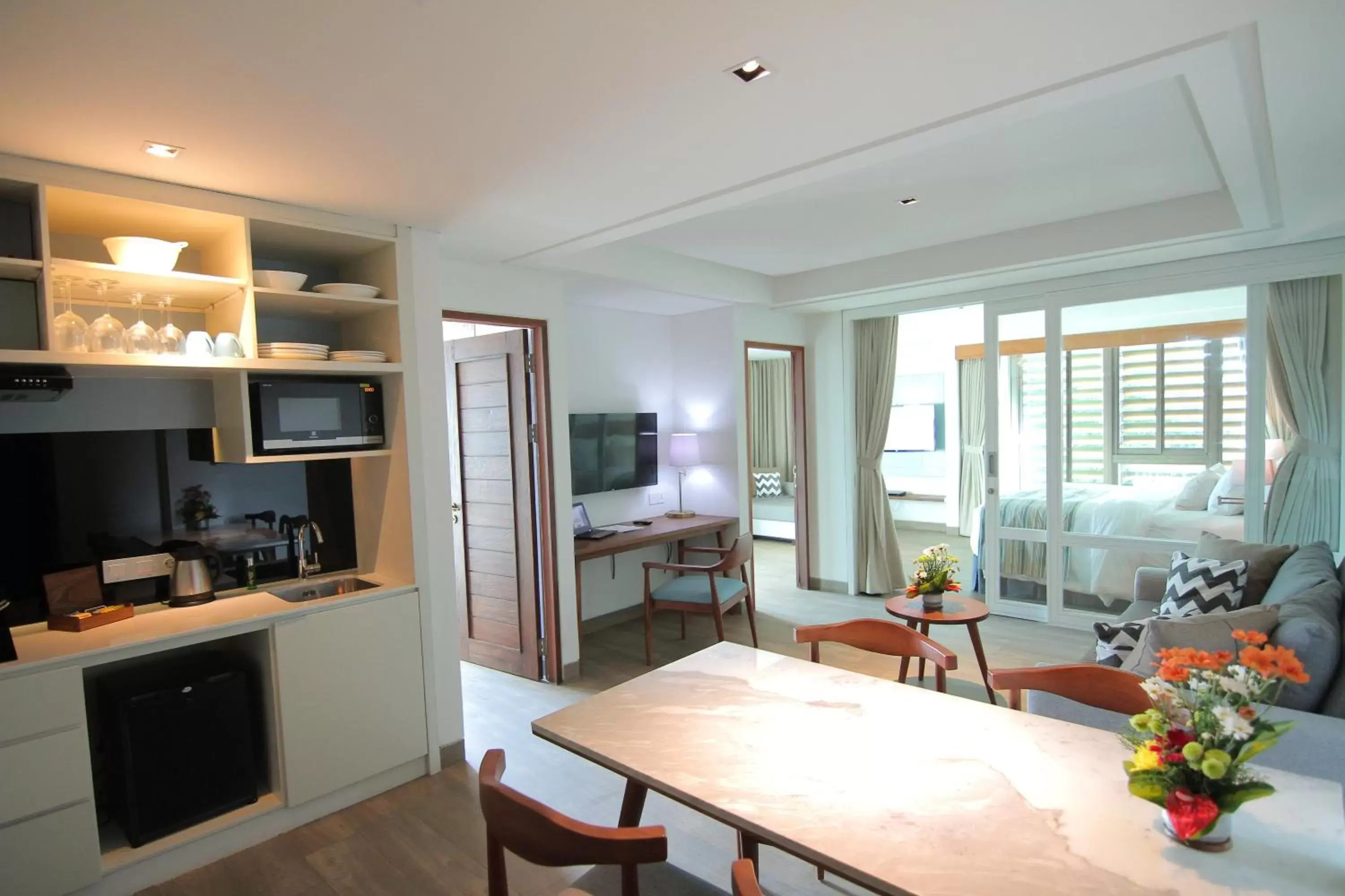 Living room, Kitchen/Kitchenette in Rama Residence Padma