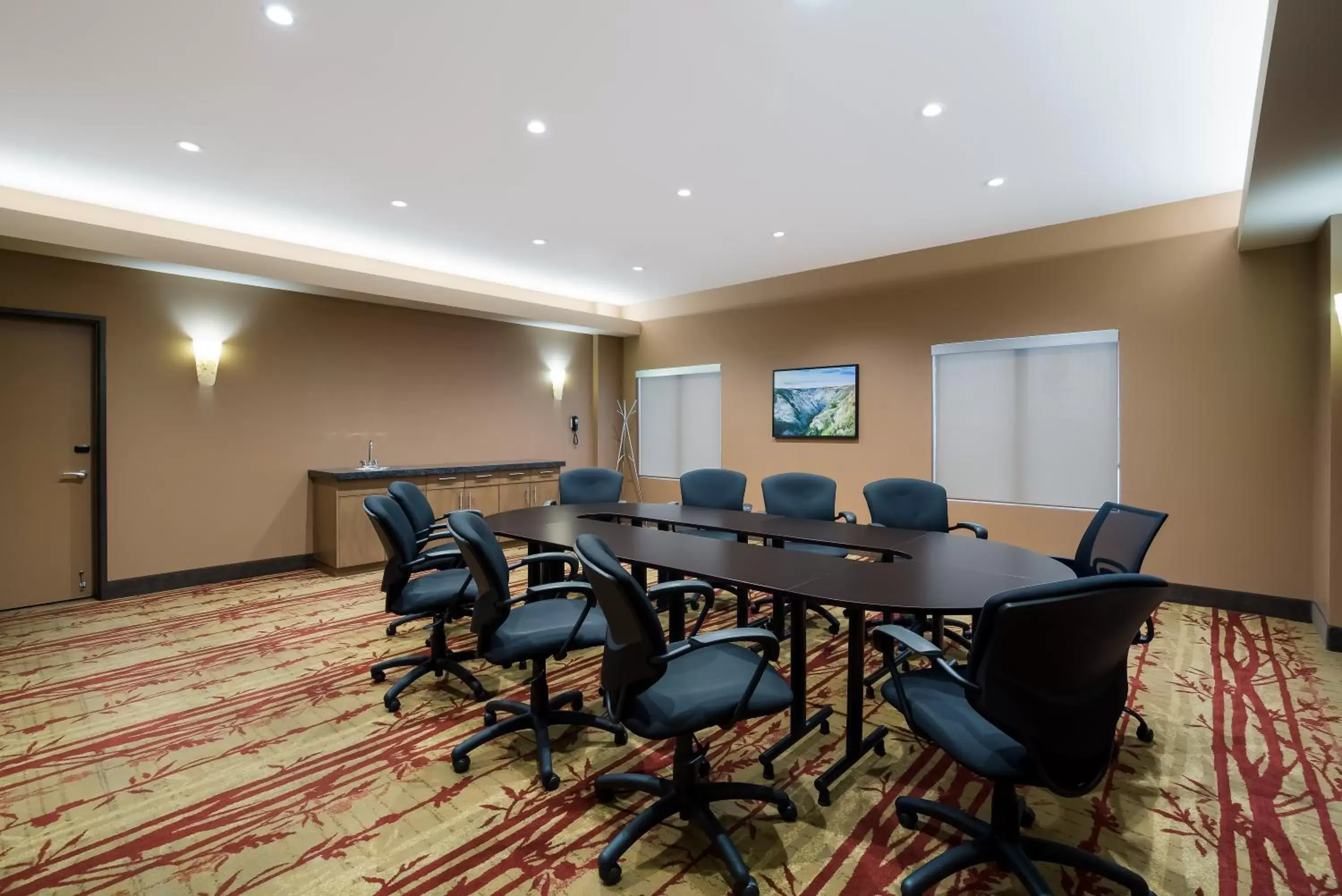 Meeting/conference room in Hotel 11 by Sonesta