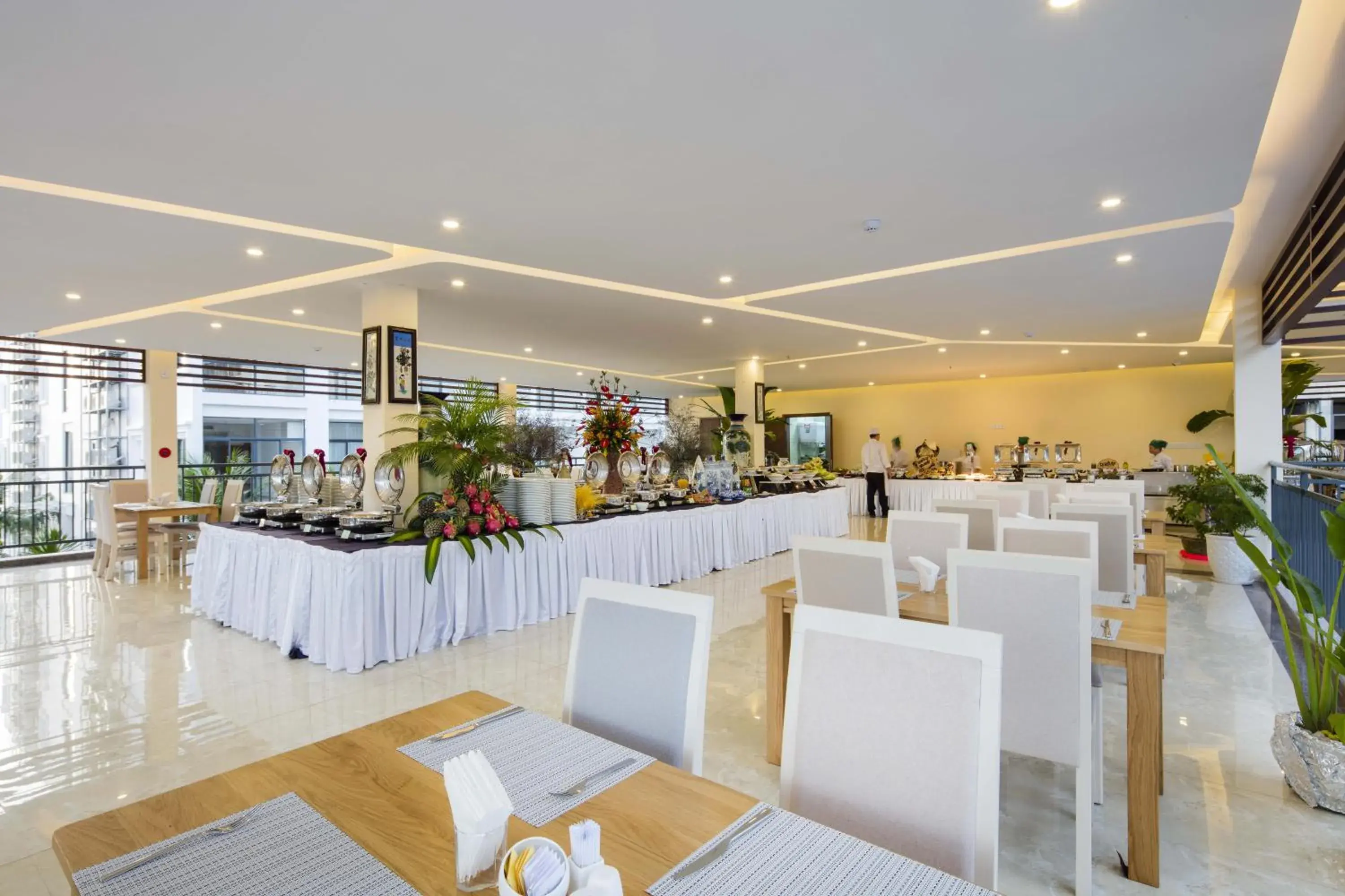 Restaurant/places to eat, Banquet Facilities in Diamond Bay Condotel Resort Nha Trang