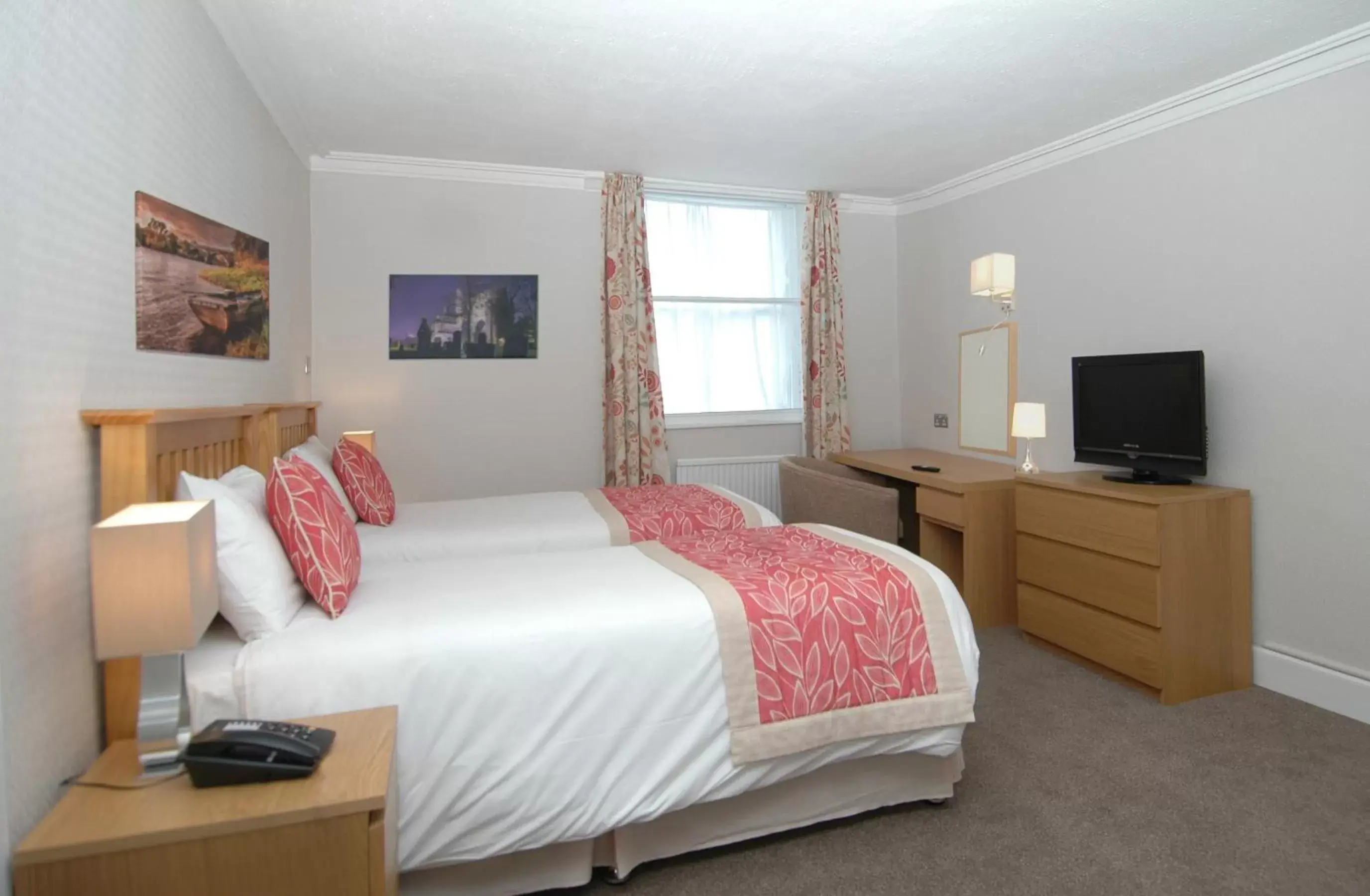 Twin Room in Cross Keys Hotel, Kelso Twin Room in Cross Keys Hotel, Kelso