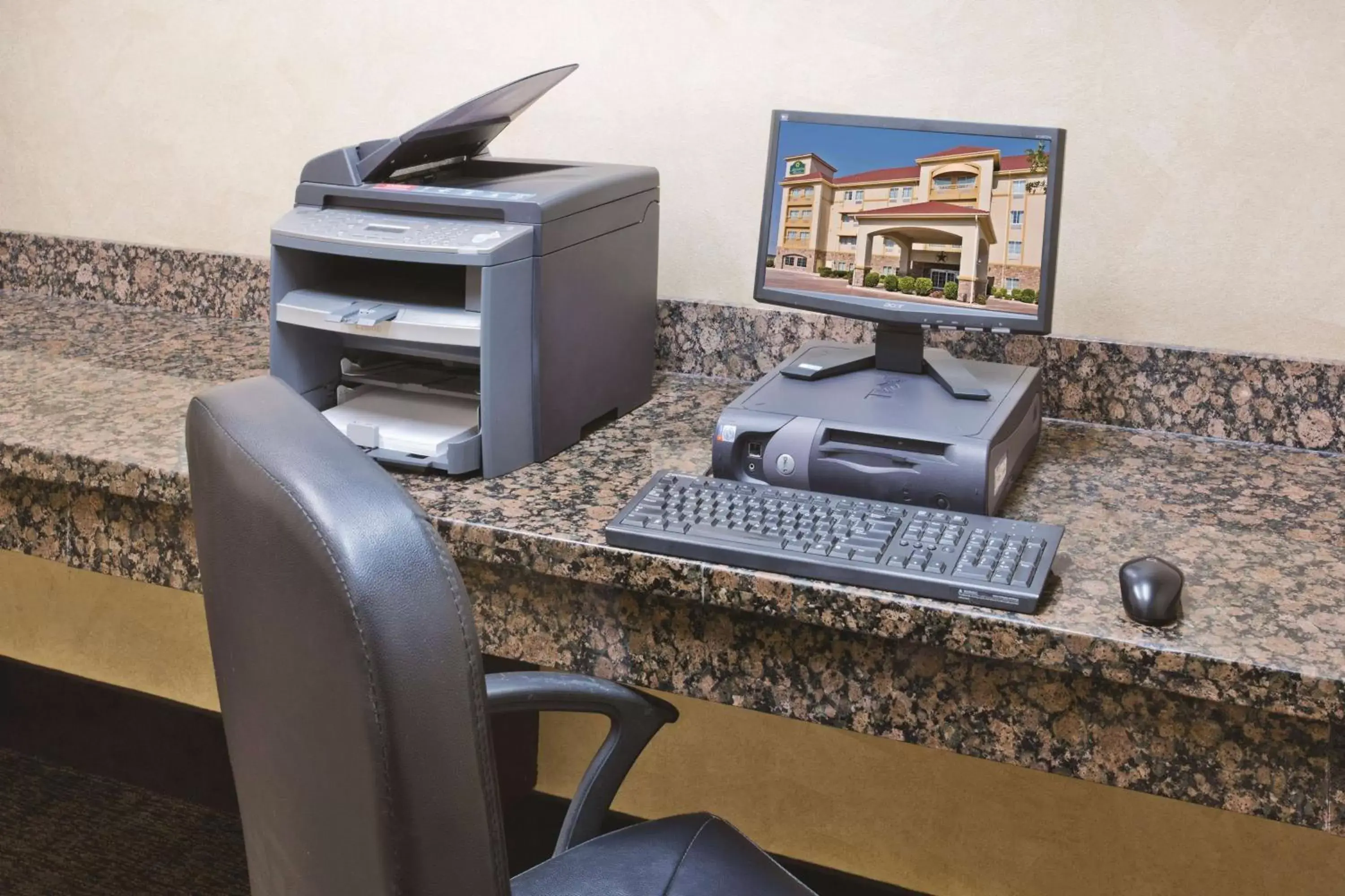 Business facilities, Business Area/Conference Room in La Quinta Inn and Suites by Wyndham - Schertz