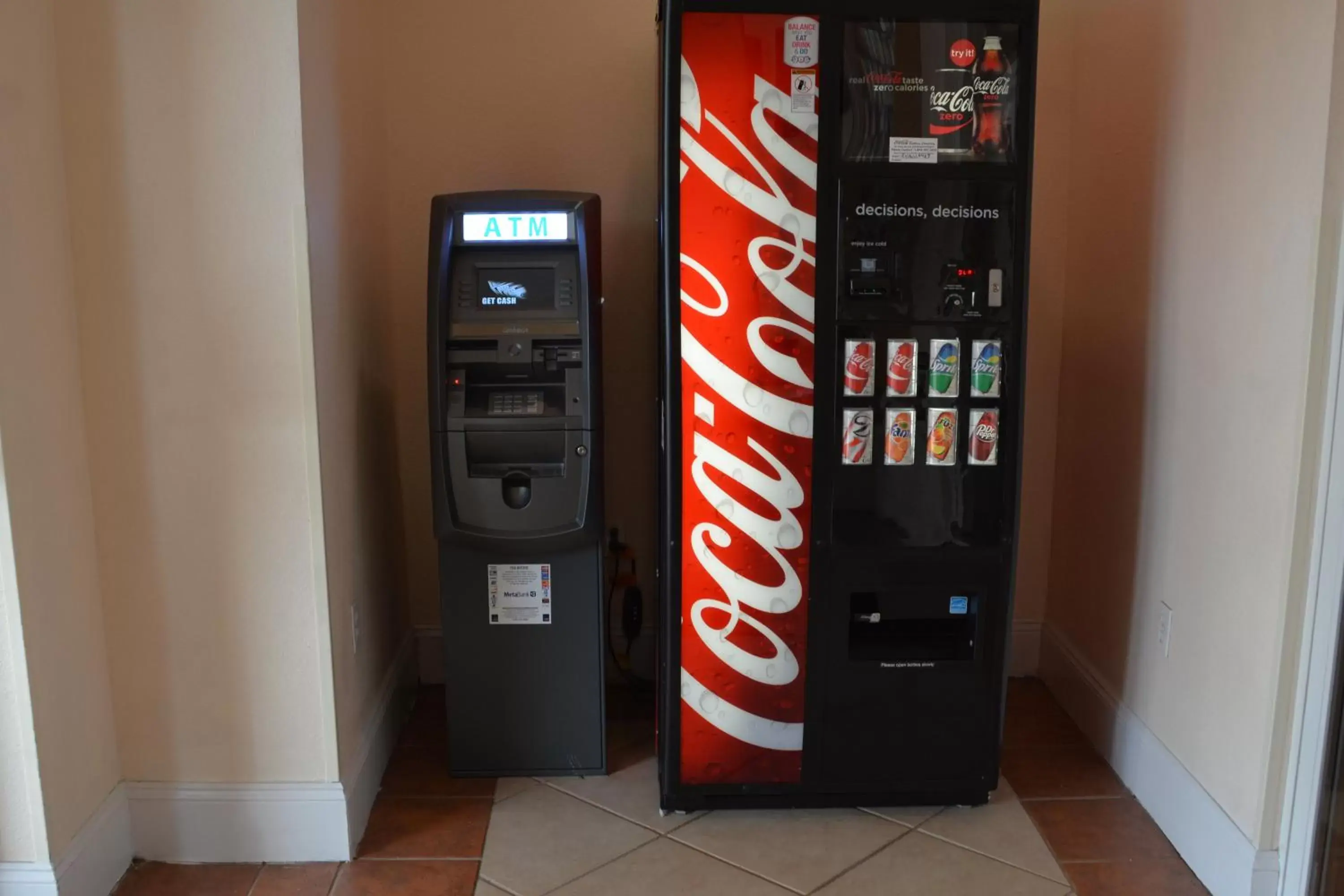 vending machine, Supermarket/Shops in Super 8 by Wyndham Austin/Airport South