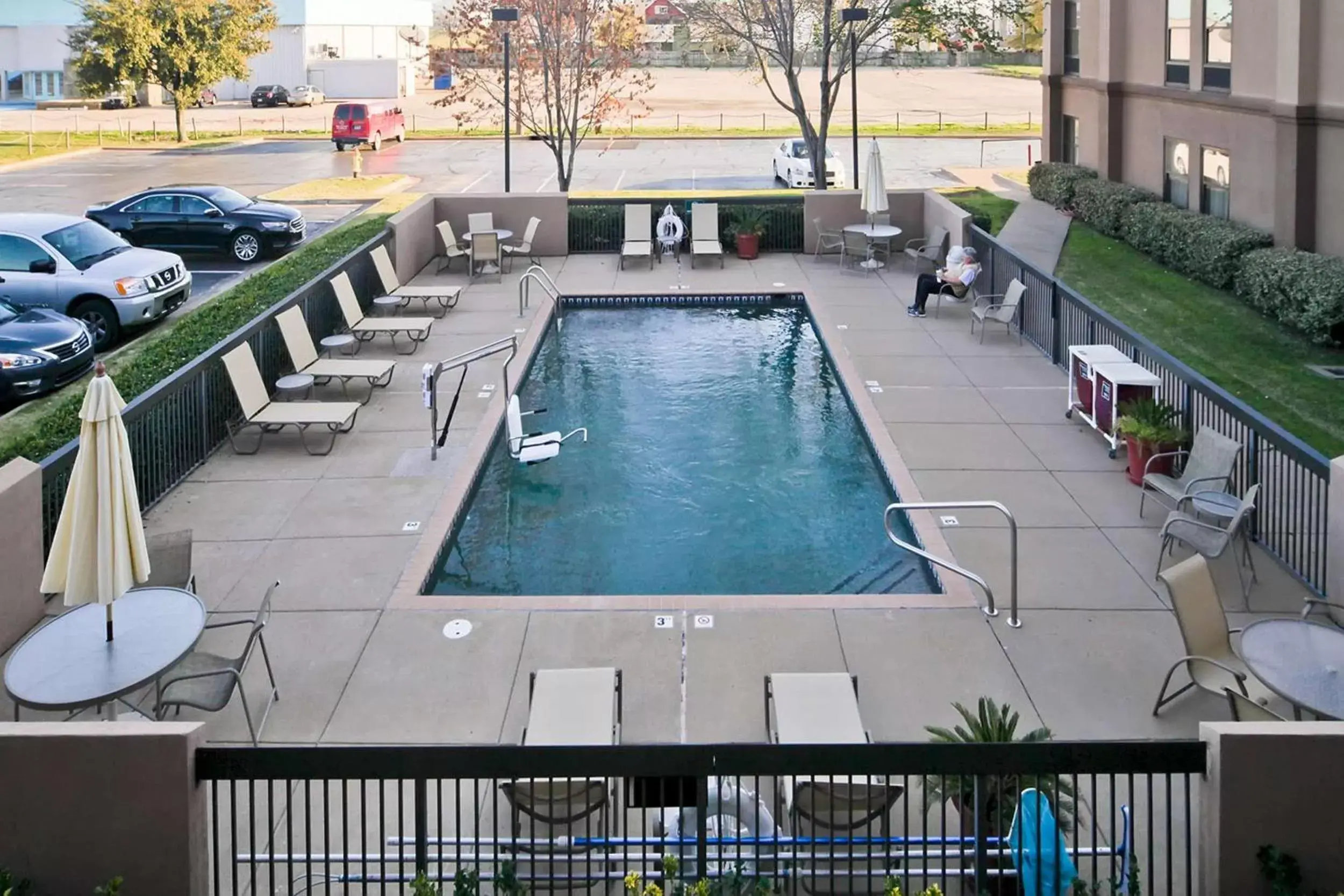 Pool view in Hampton Inn Shreveport/Bossier City Pool view in Hampton Inn Shreveport/Bossier City