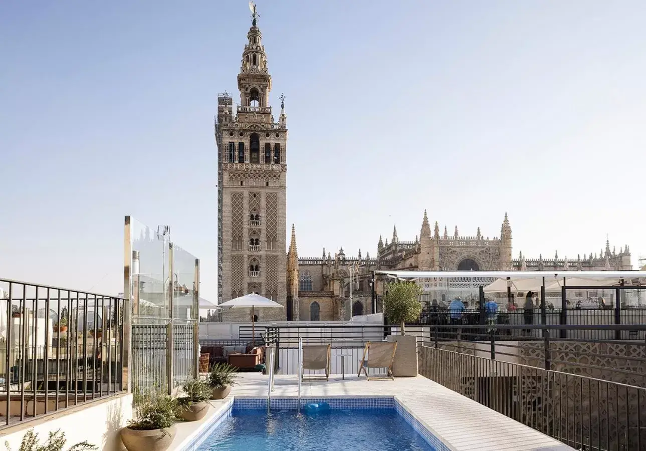Balcony/Terrace, Swimming Pool in EME Catedral Hotel