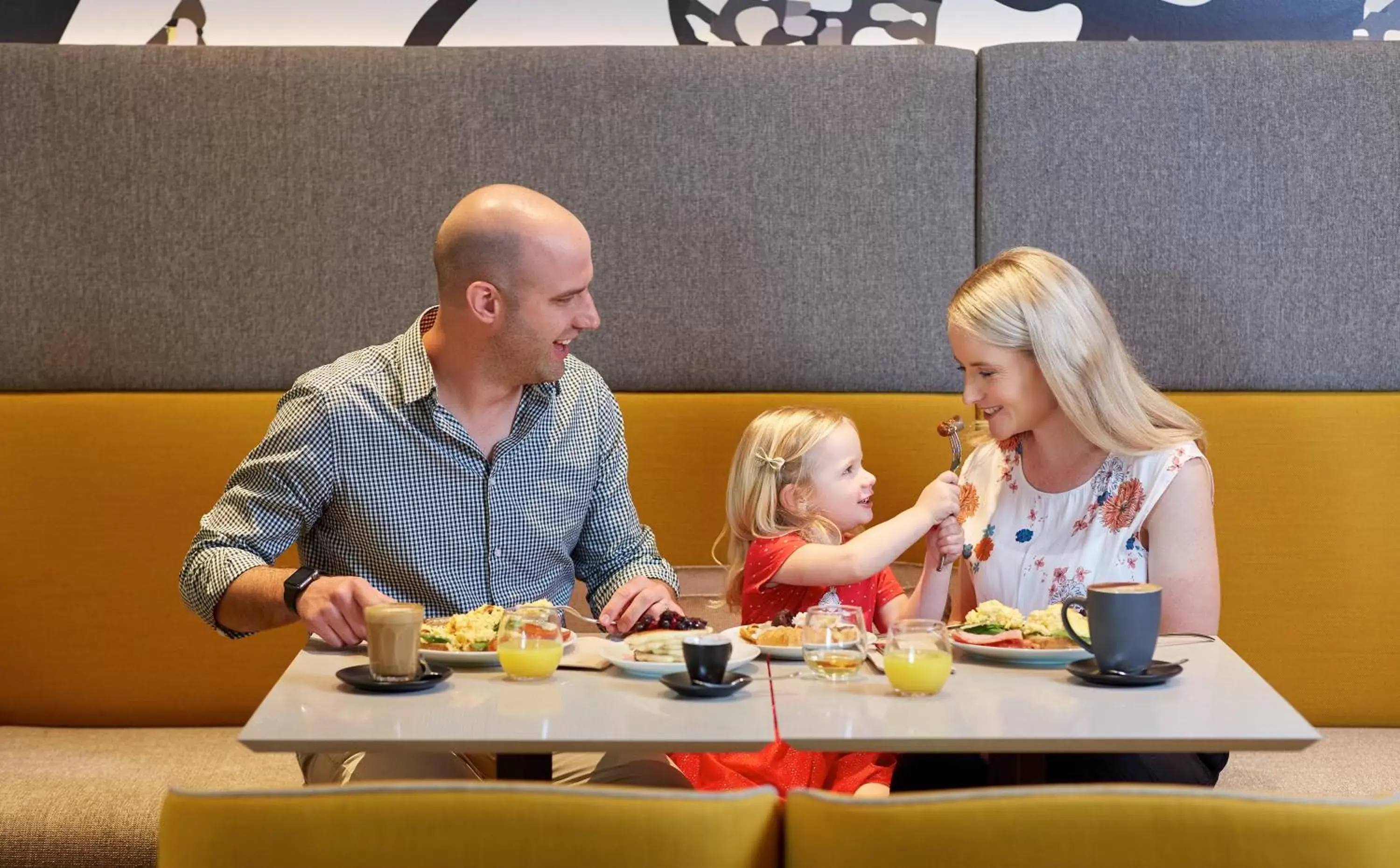 Restaurant/places to eat, Family in Holiday Inn Express Melbourne Southbank, an IHG Hotel