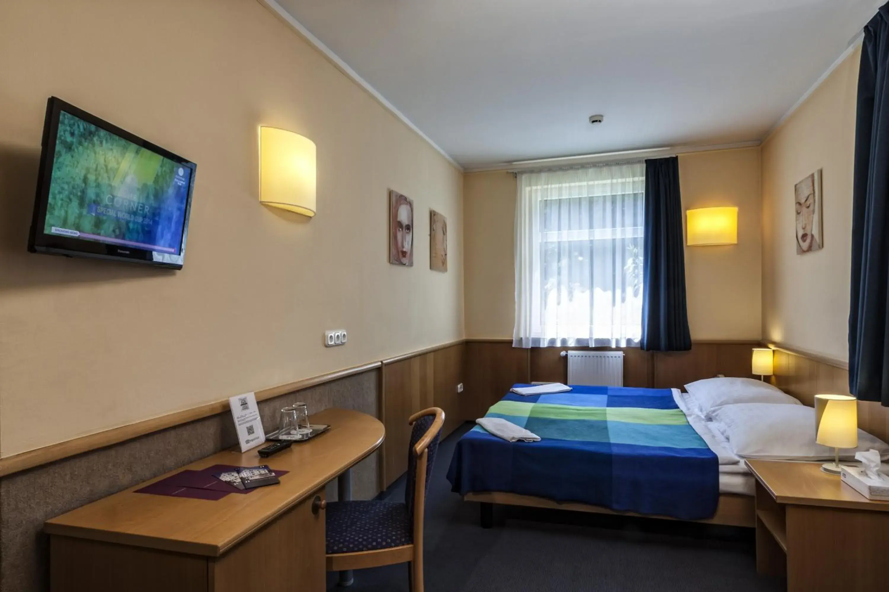 Photo of the whole room, Bed in Jagelló Business Hotel