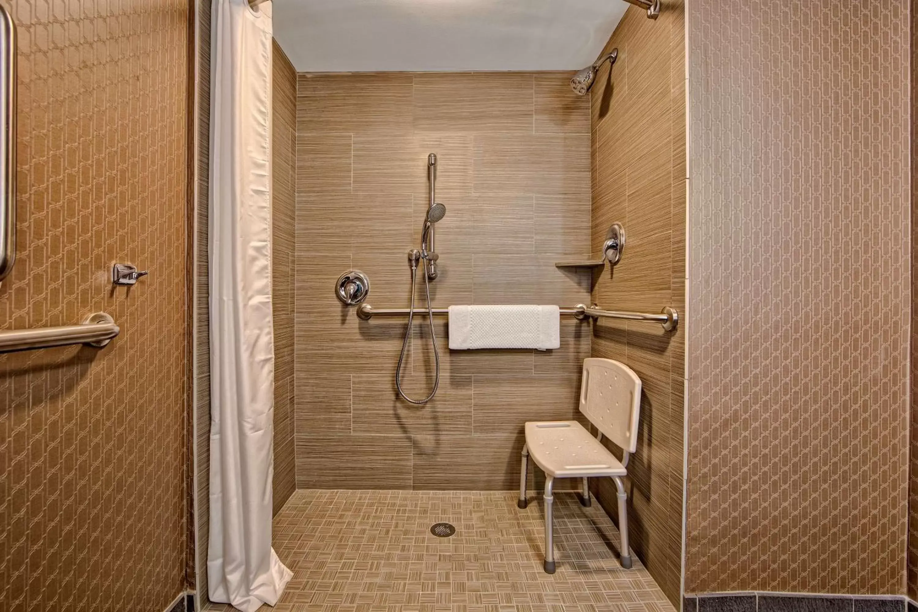 Bathroom in DoubleTree by Hilton Decatur Riverfront