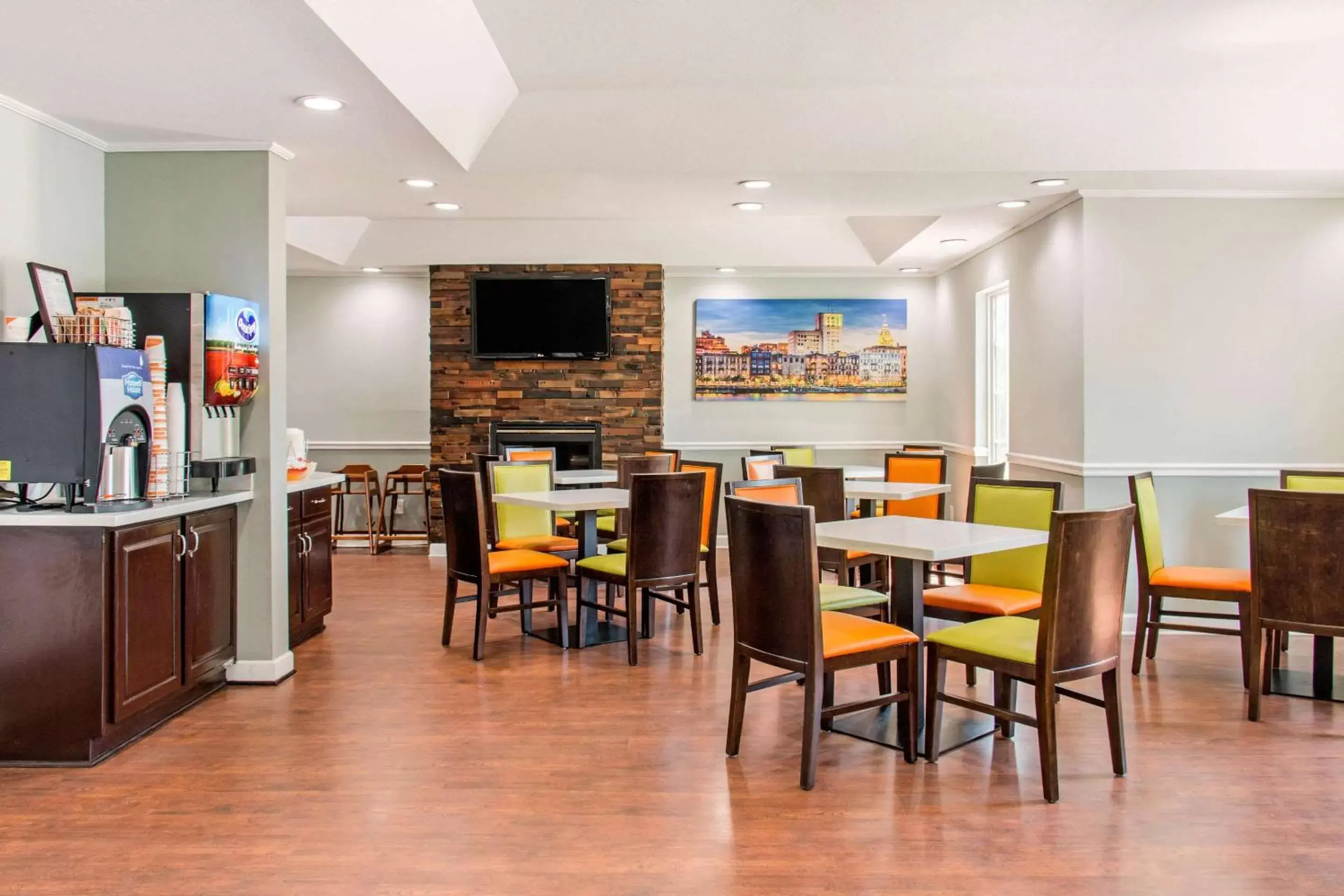 Restaurant/Places to Eat in Quality Inn Pooler - Savannah I-95