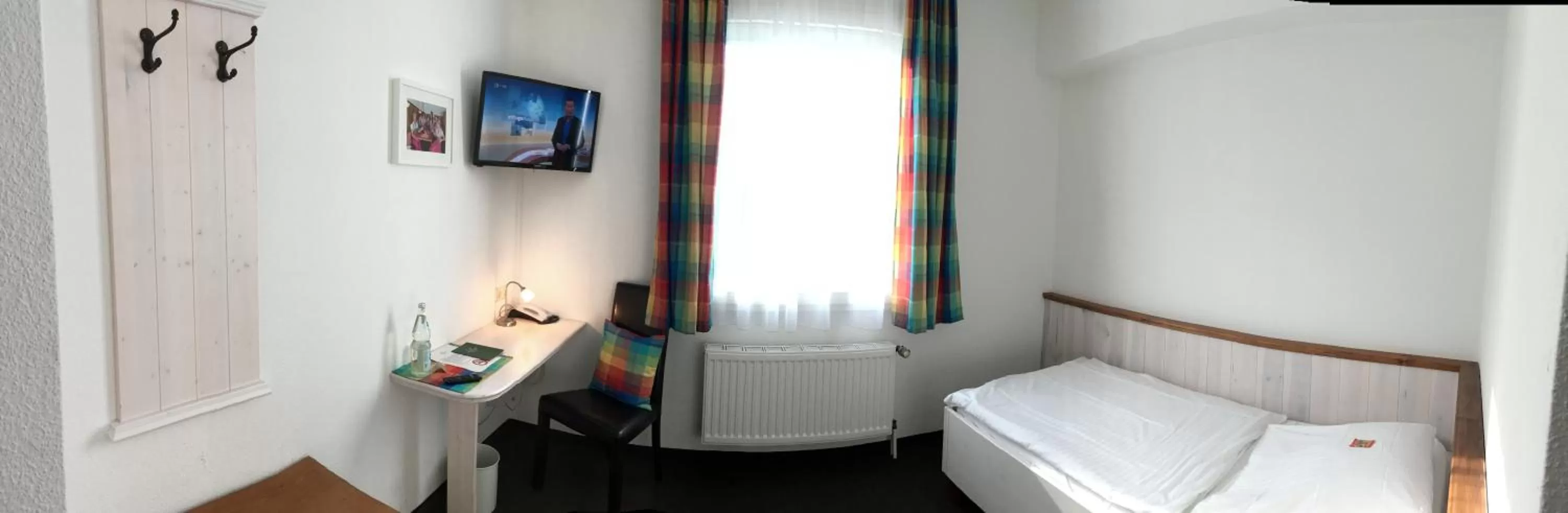 Photo of the whole room, Bed in Landhaus Wesermarsch