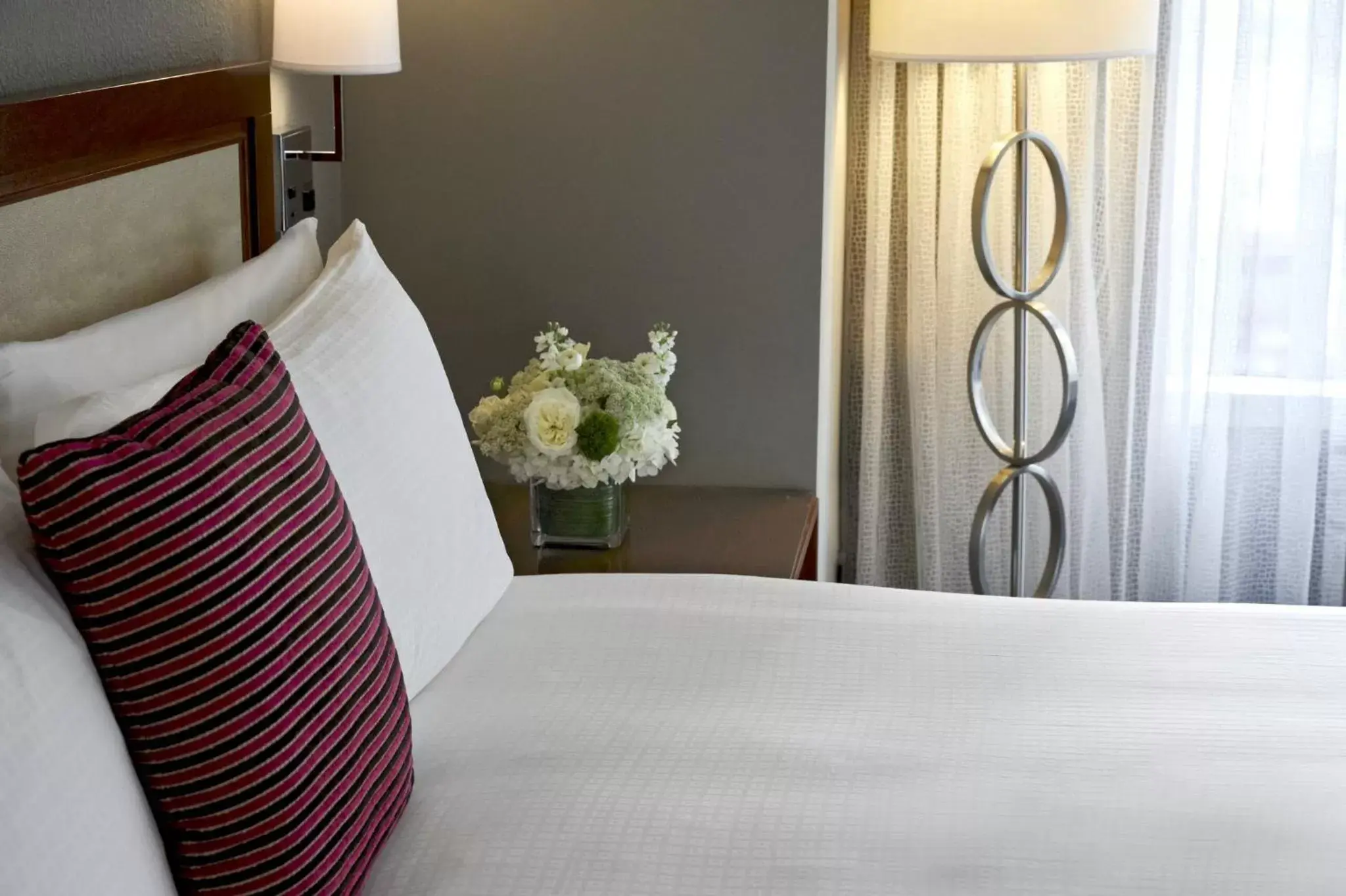 Bedroom, Bed in Loews New Orleans Hotel