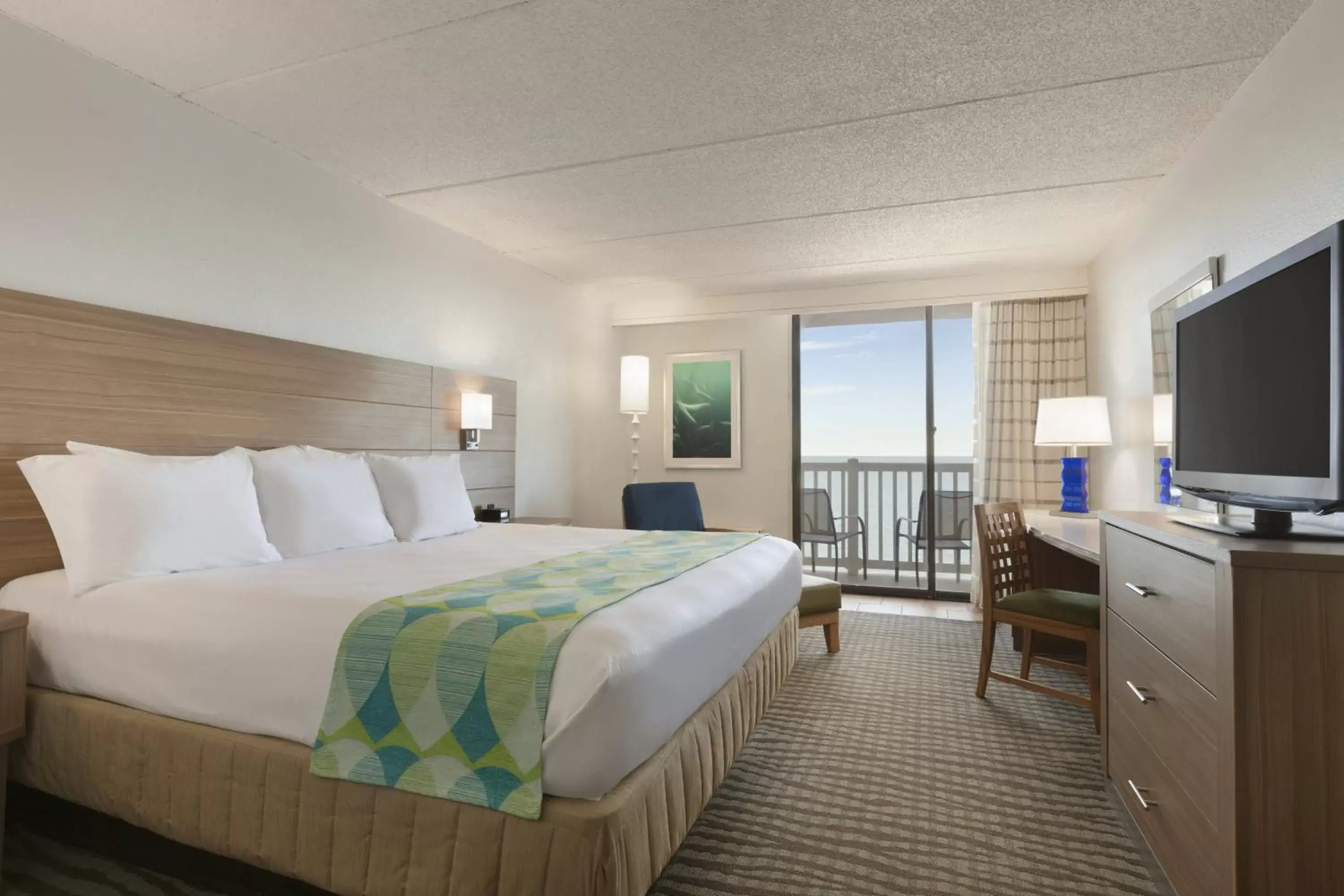 Bedroom in DoubleTree by Hilton Corpus Christi Beachfront