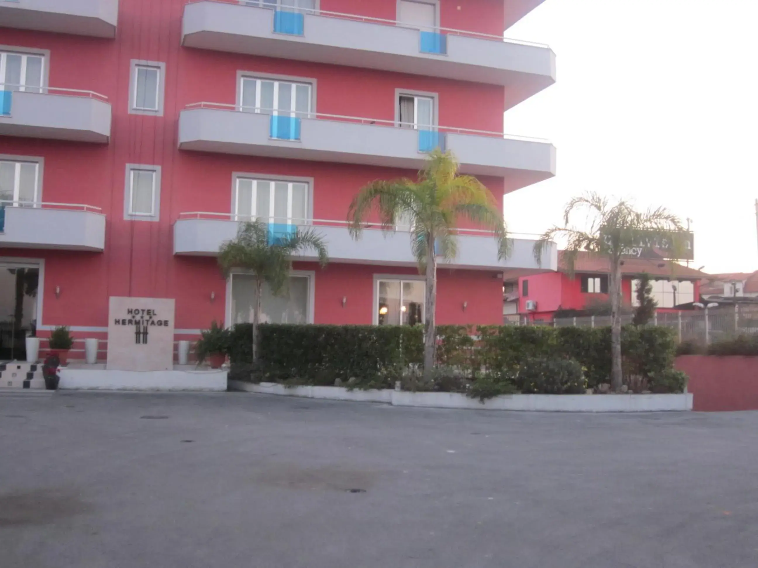 Facade/entrance, Property Building in Hotel Hermitage