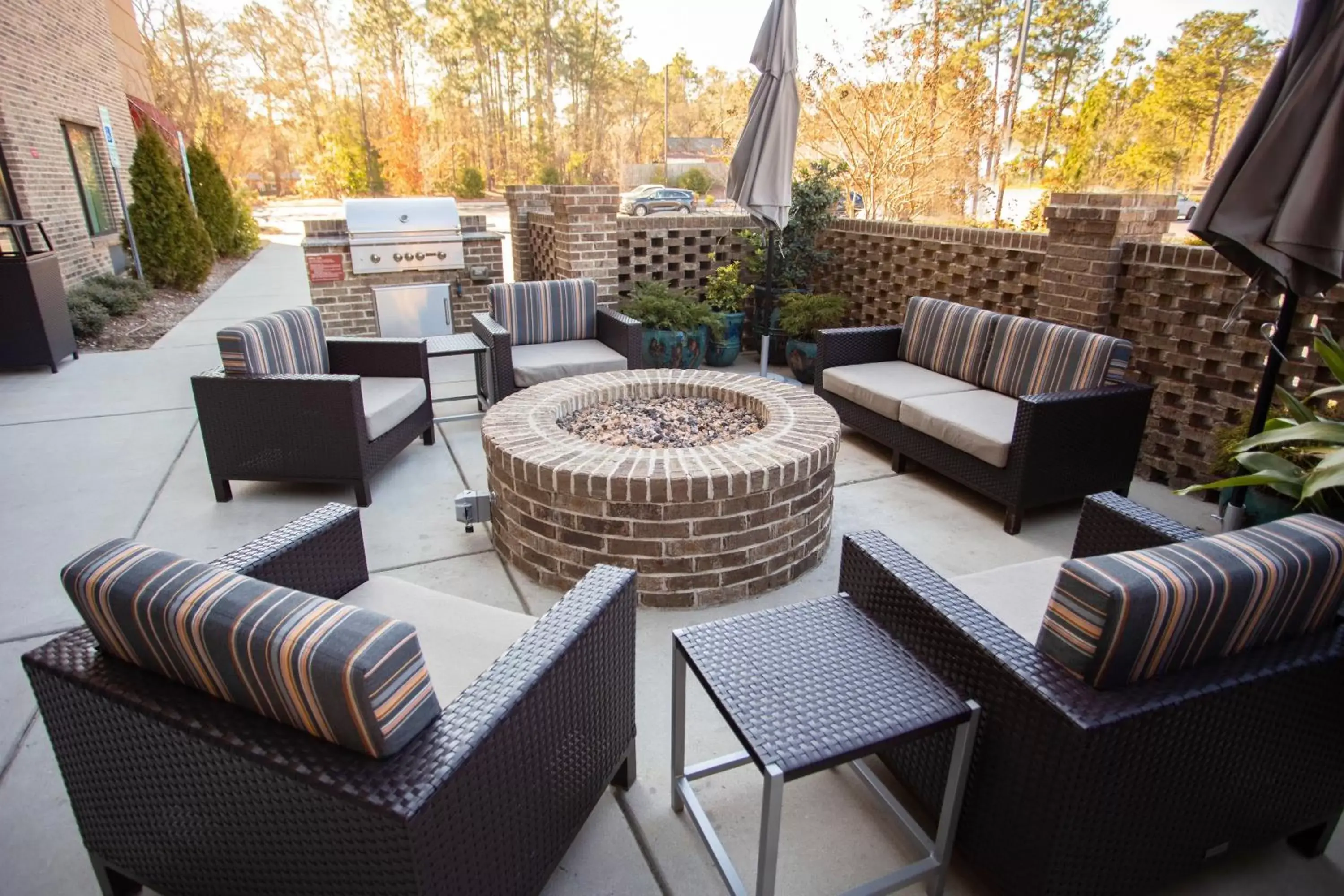 Property building, Seating Area in TownePlace Suites by Marriott Southern Pines Aberdeen