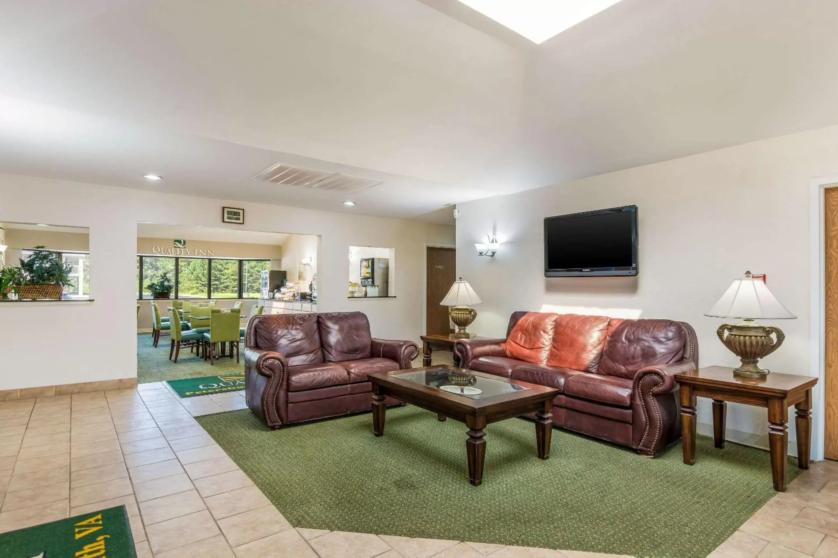 Lobby or reception, Seating Area in Quality Inn Petersburg Near Fort Gregg-Adams