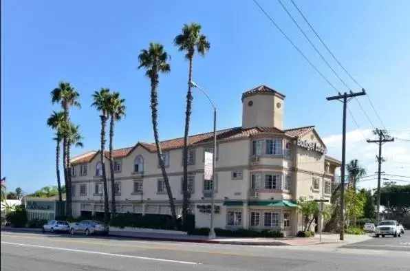 Property Building in Americas Best Value Inn San Clemente Beach