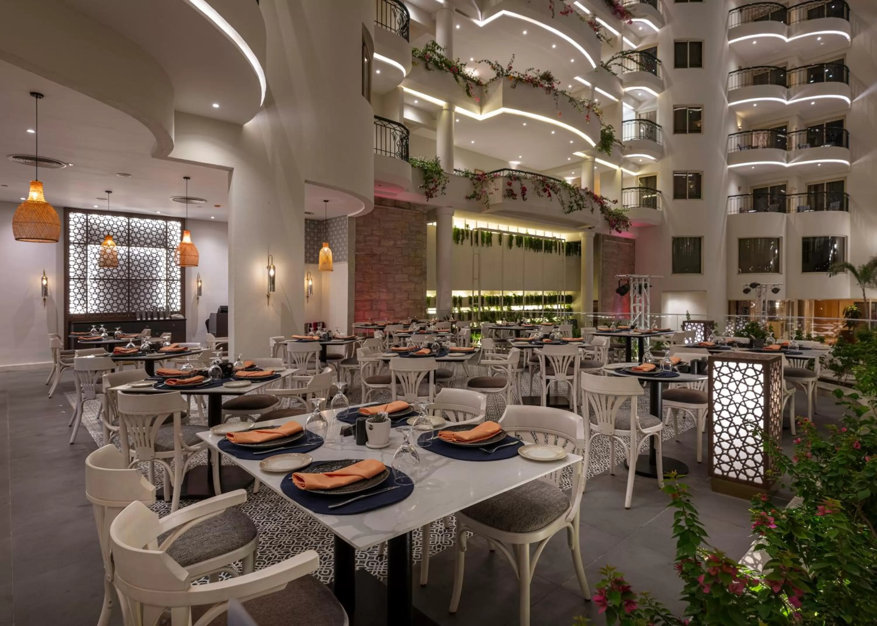 Restaurant/places to eat in Steigenberger Nile Palace Luxor - Convention Center