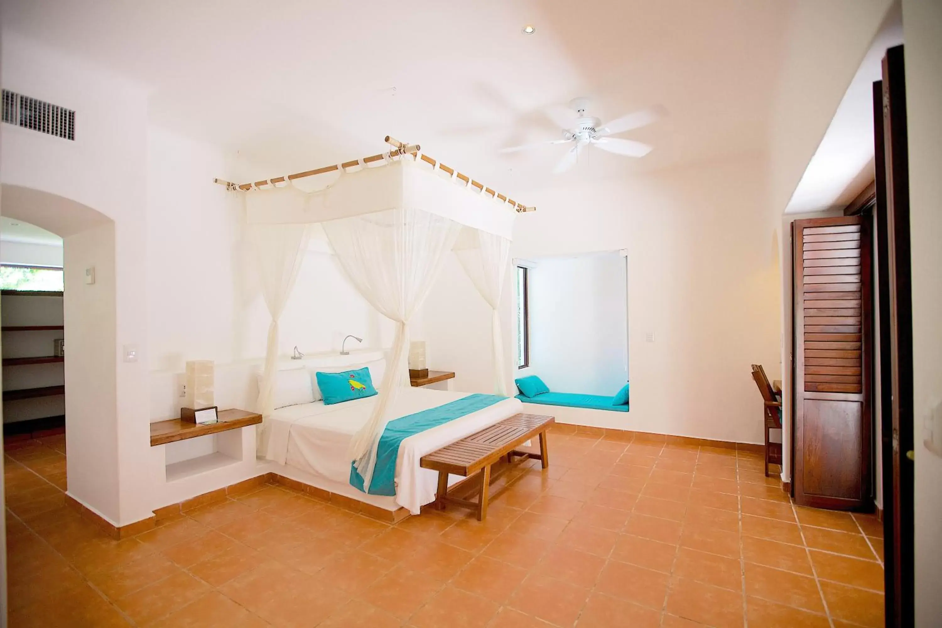 Property building, Bed in Hotel Rancho Encantado