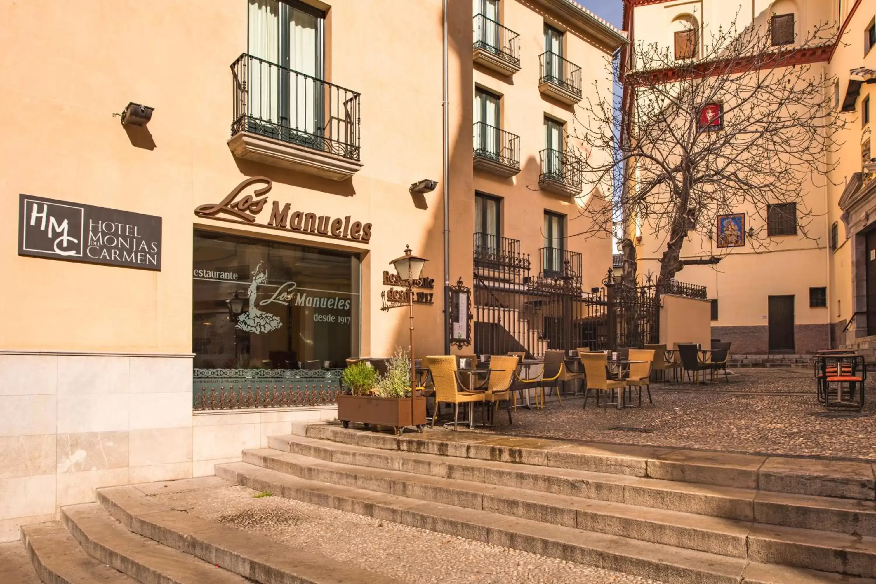 Facade/entrance in Monjas del Carmen Hotel