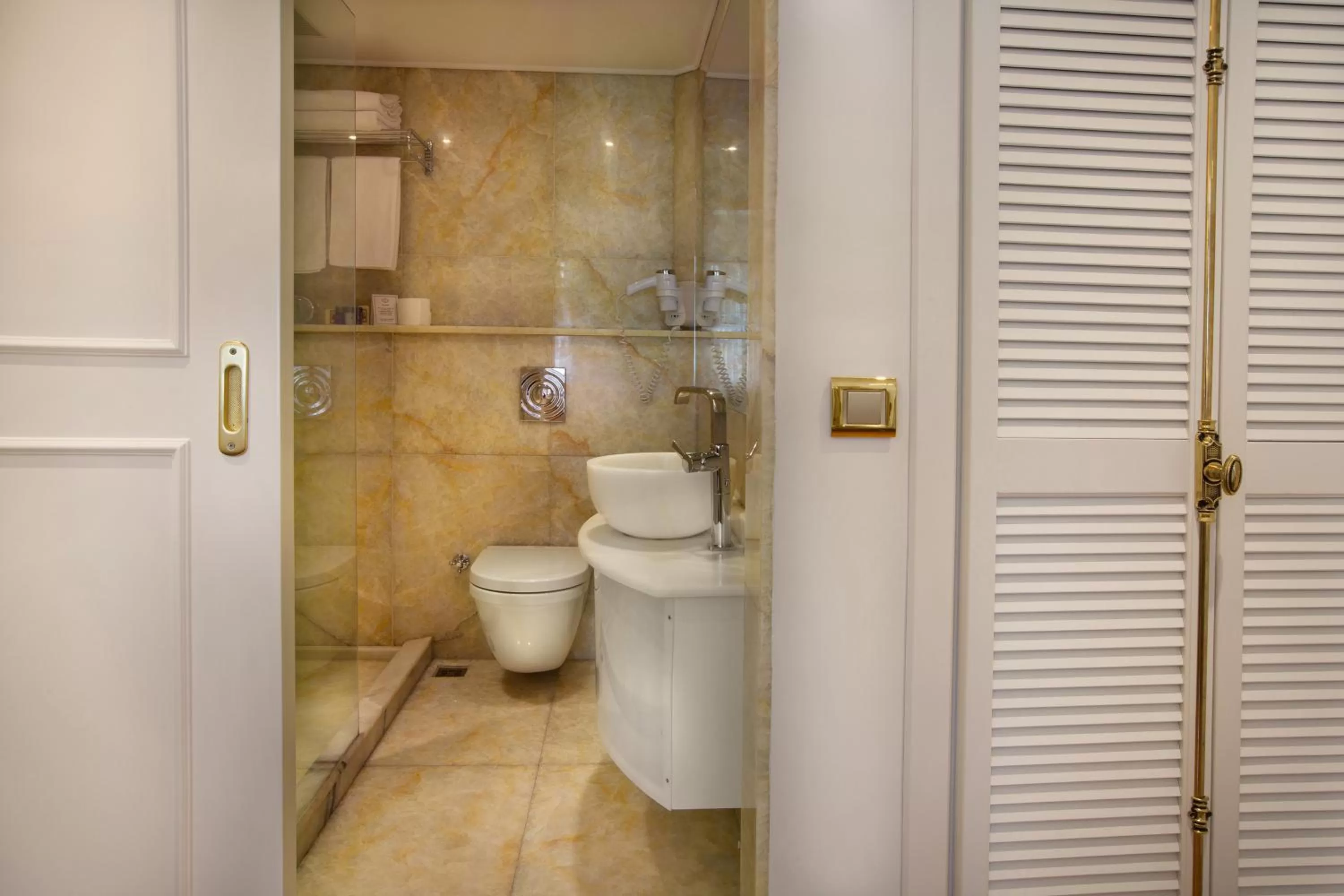 Bathroom in Valide Sultan Konagi