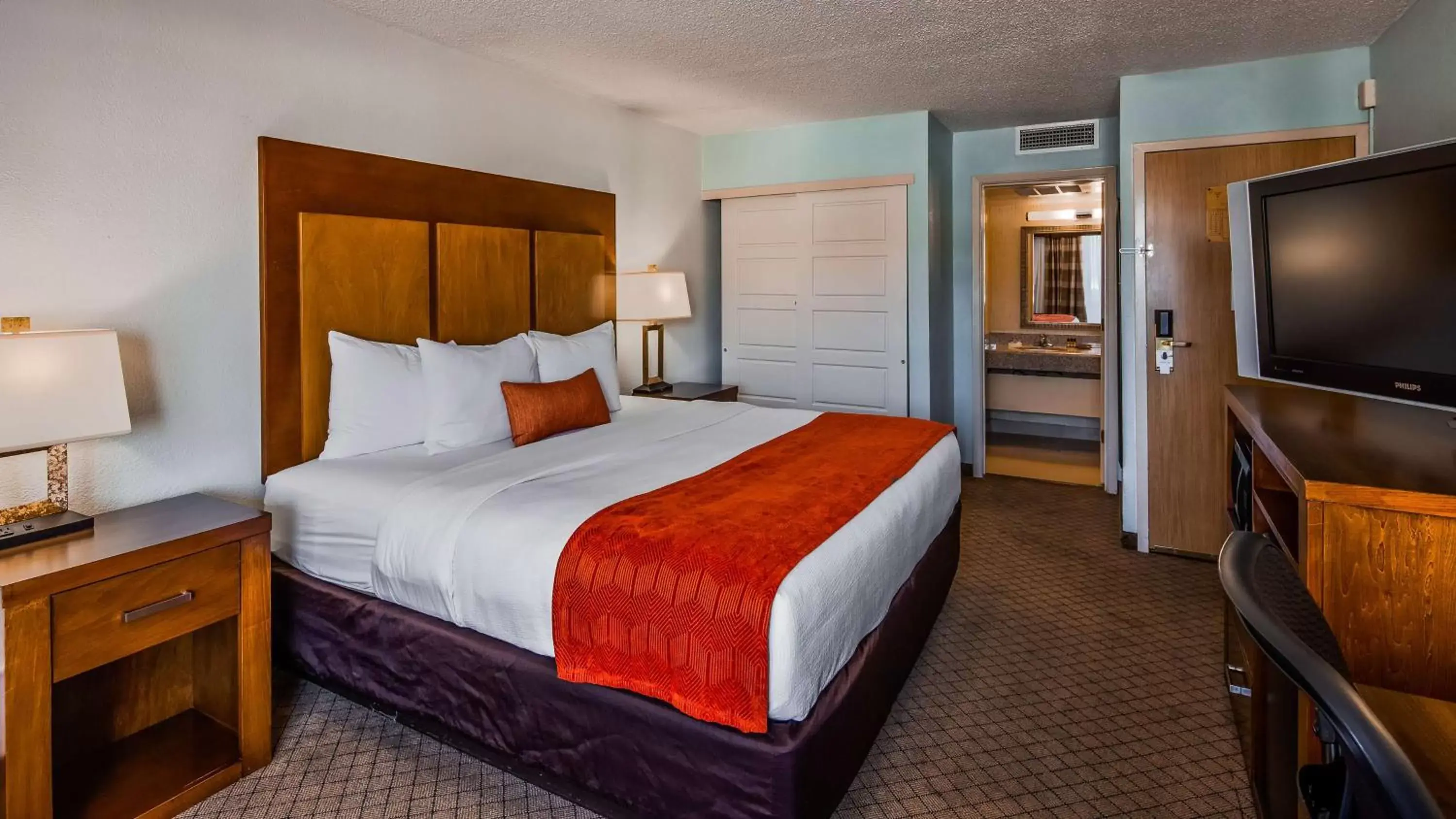 Photo of the whole room, Bed in Best Western Plus El Paso Airport Hotel & Conference Center