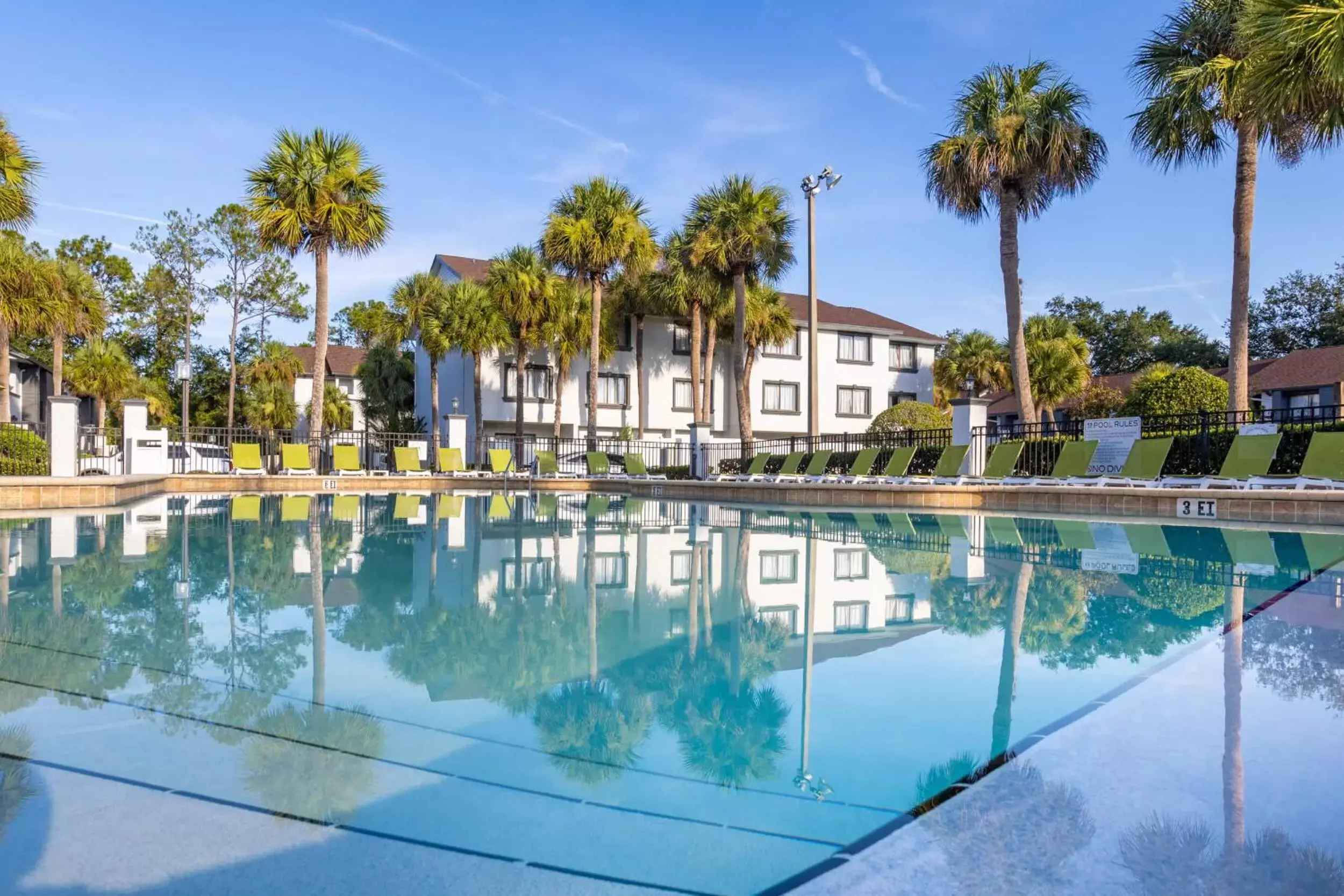 Swimming Pool in Legacy Vacation Resorts Kissimmee & Orlando - Near Disney