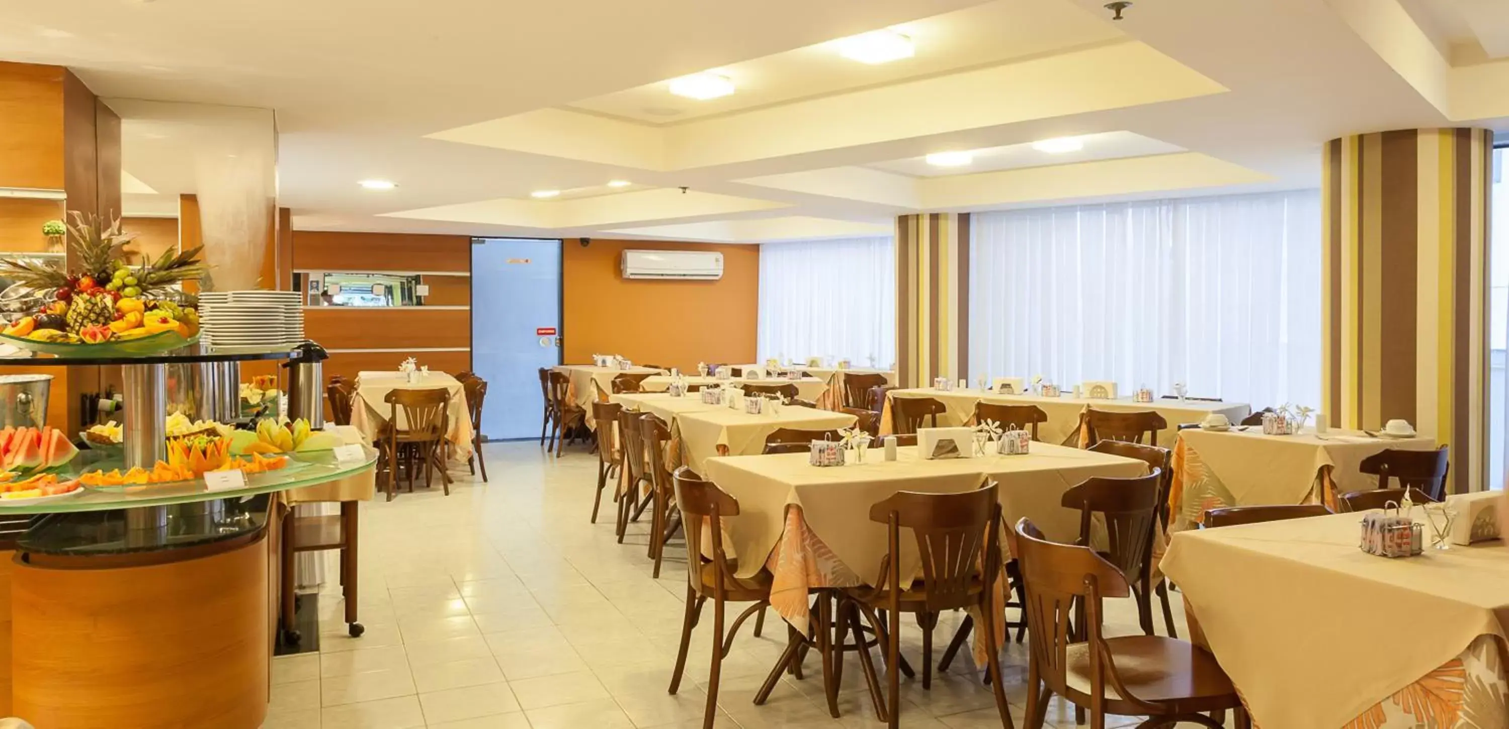 Restaurant/places to eat in Hotel Euro Suíte Recife Boa Viagem By Nacional Inn Restaurant/places to eat in Hotel Euro Suíte Recife Boa Viagem By Nacional Inn