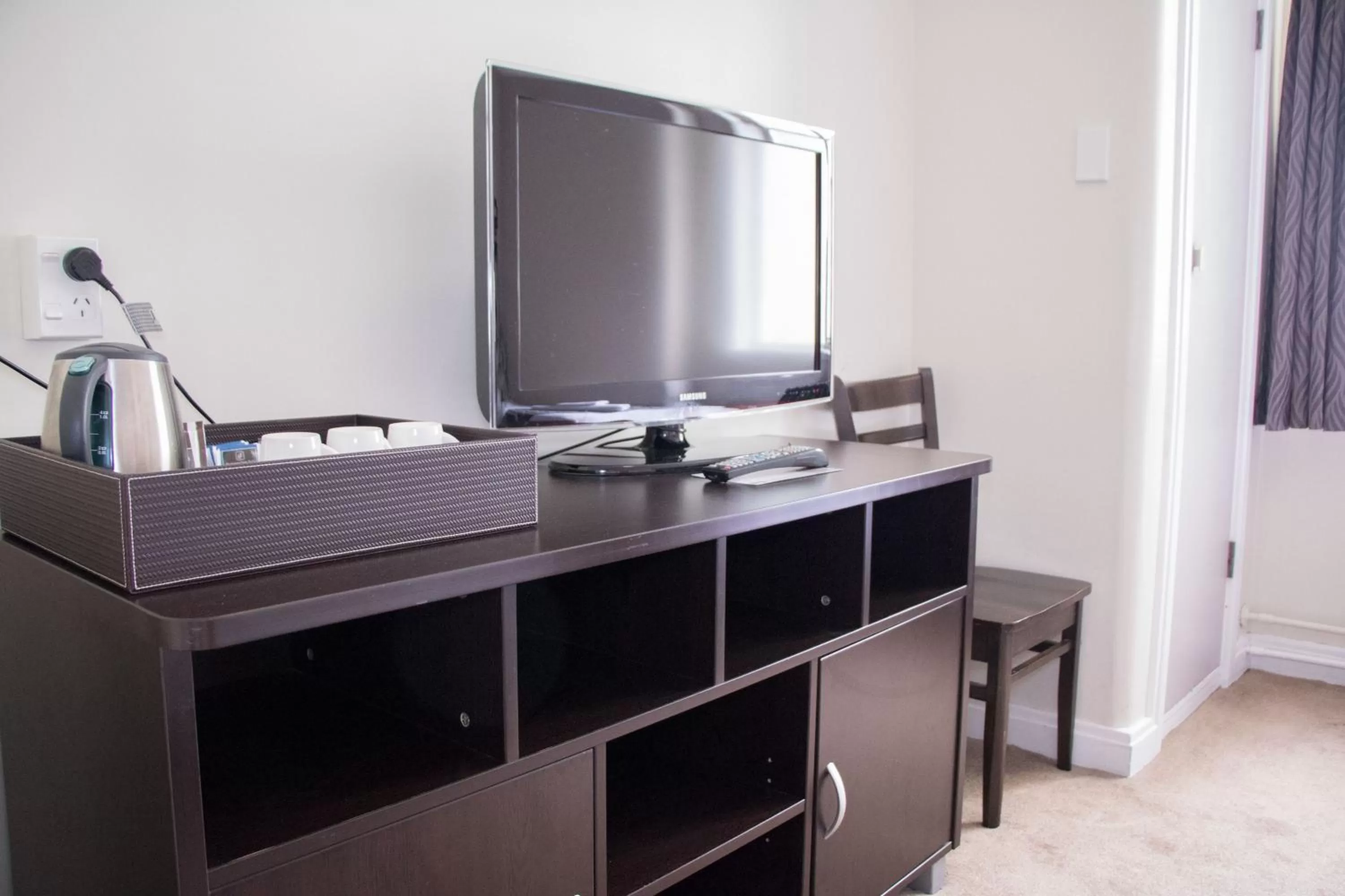 TV and multimedia in Hotel Waterloo & Backpackers