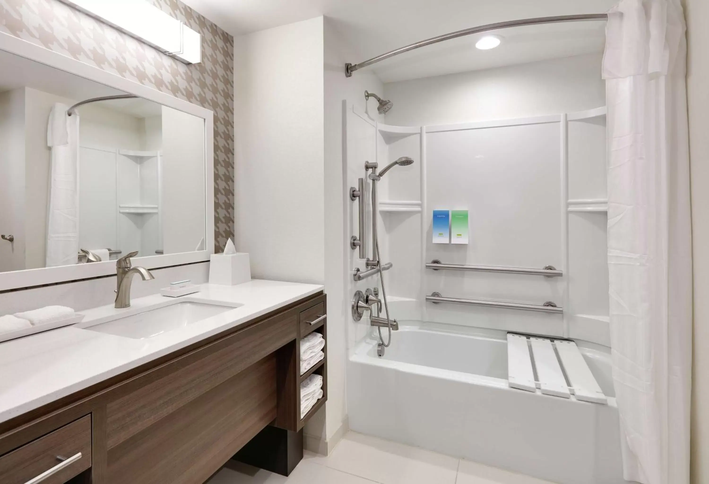 Bathroom in Home2 Suites By Hilton Yakima Airport