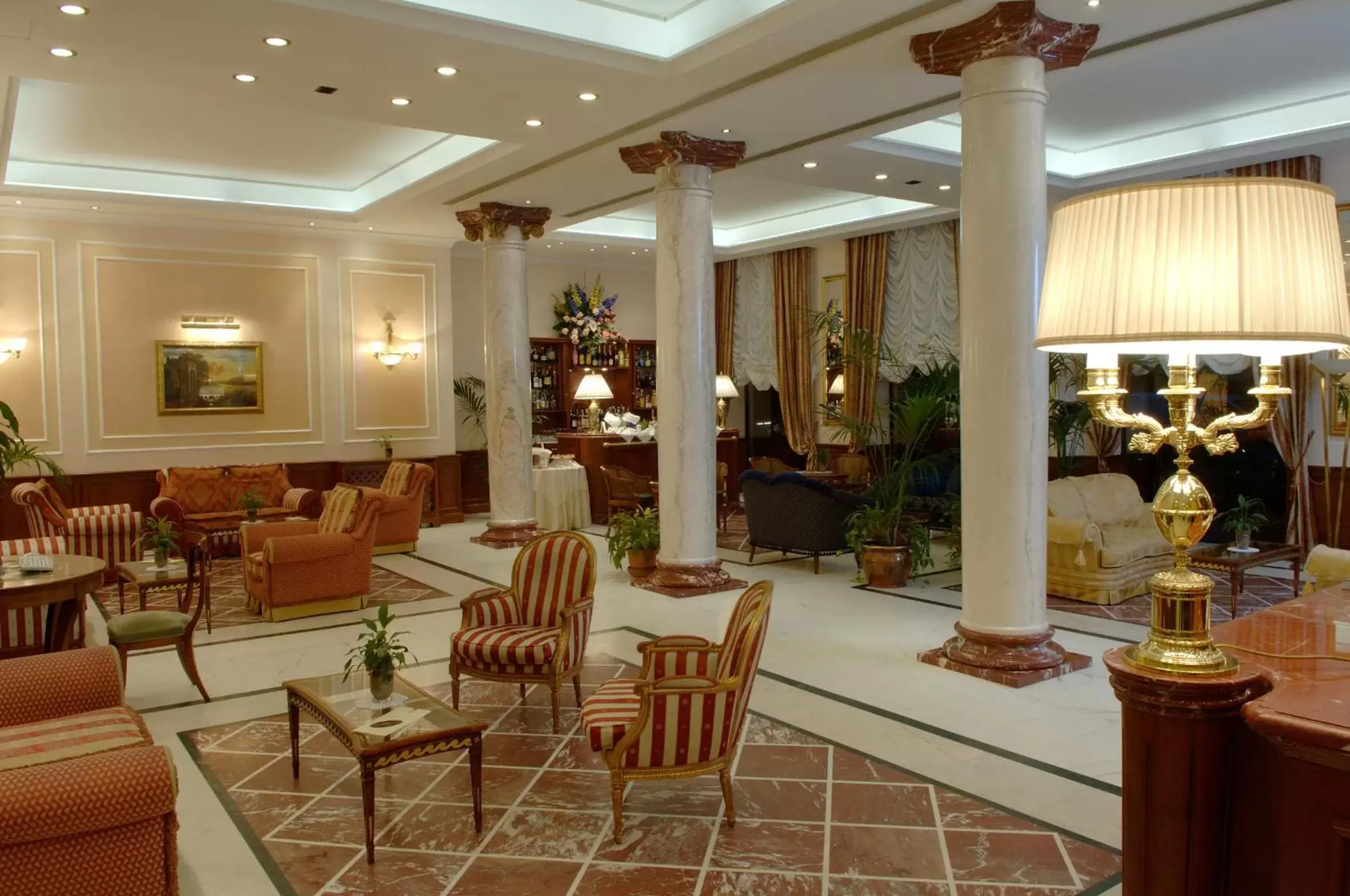 Lobby or reception, Restaurant/Places to Eat in Andreola Central Hotel