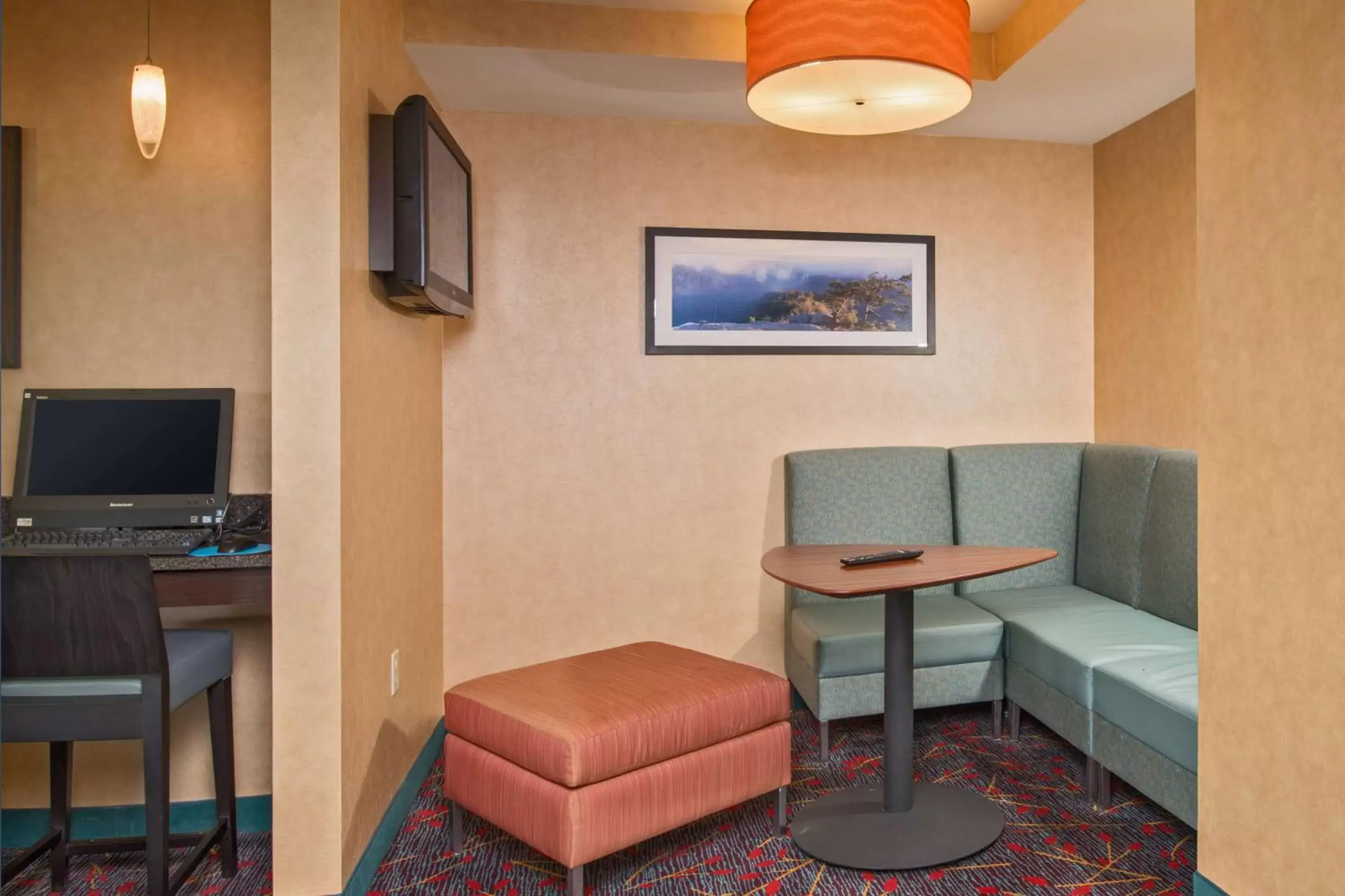 Business facilities, Seating Area in Sonesta ES Suites Charleston