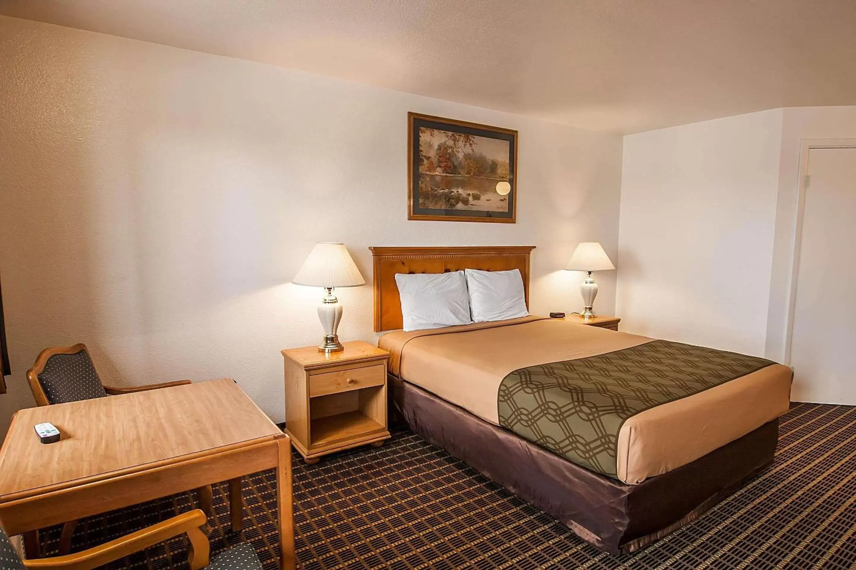 Photo of the whole room, Bed in Rodeway Inn Albany