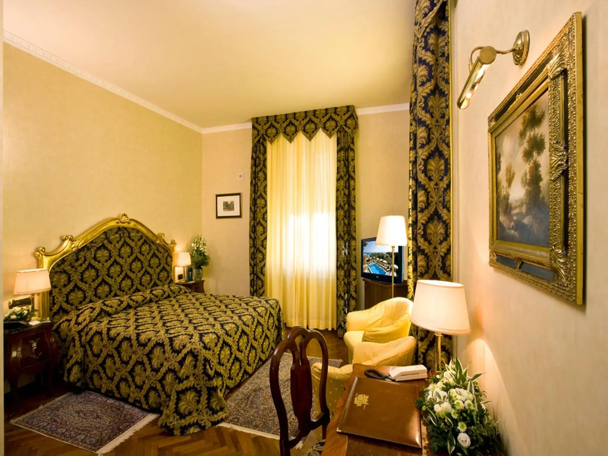 Photo of the whole room in Hotel Vittoria