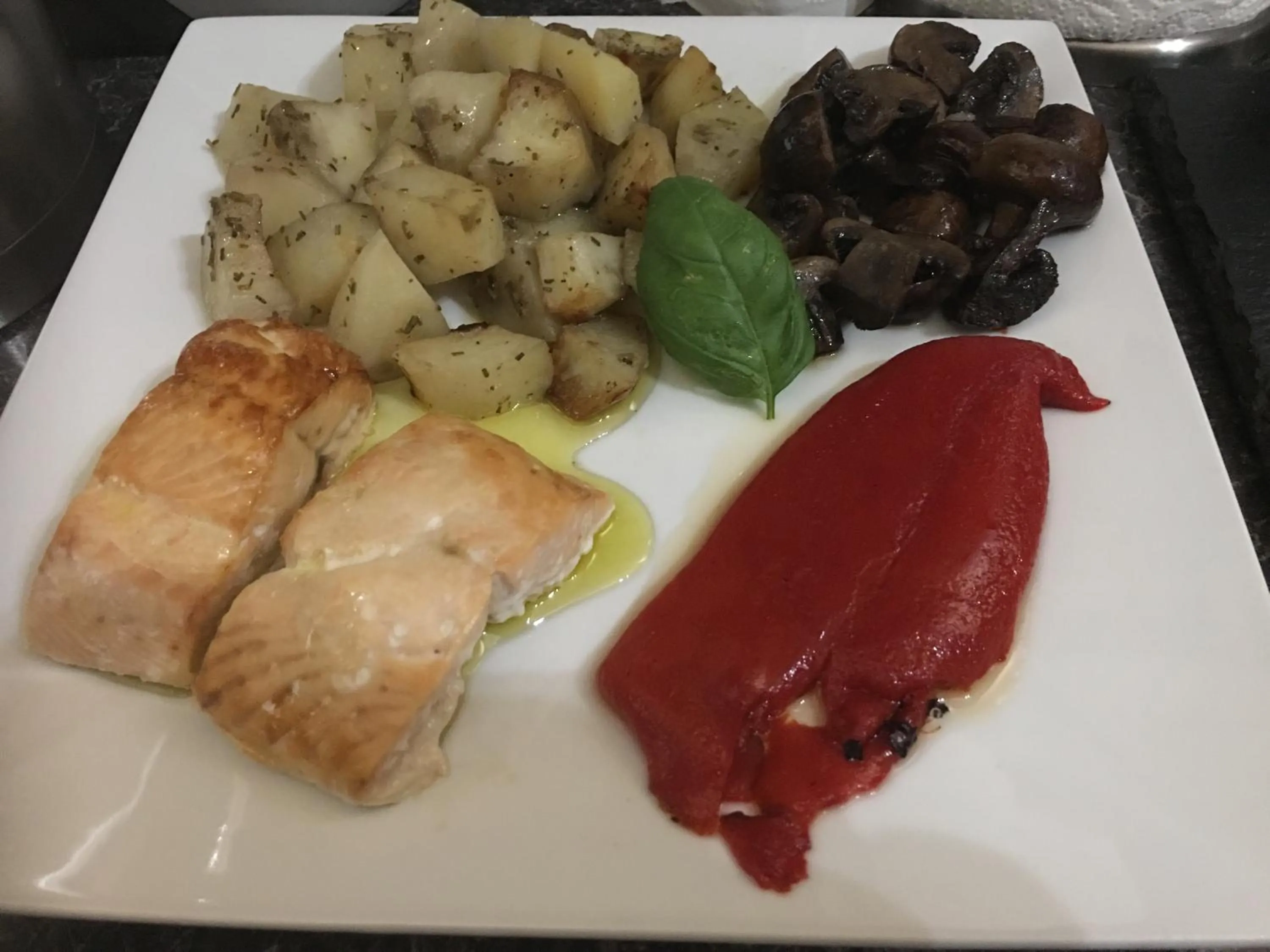 Restaurant/places to eat in Bianca's House Hotel Heathrow Airport