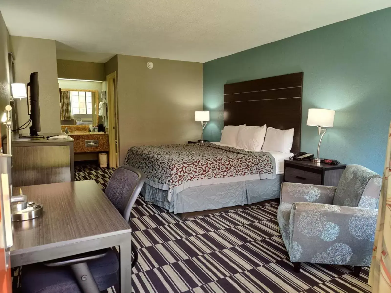 Bed in Days Inn by Wyndham Southaven MS Bed in Days Inn by Wyndham Southaven MS