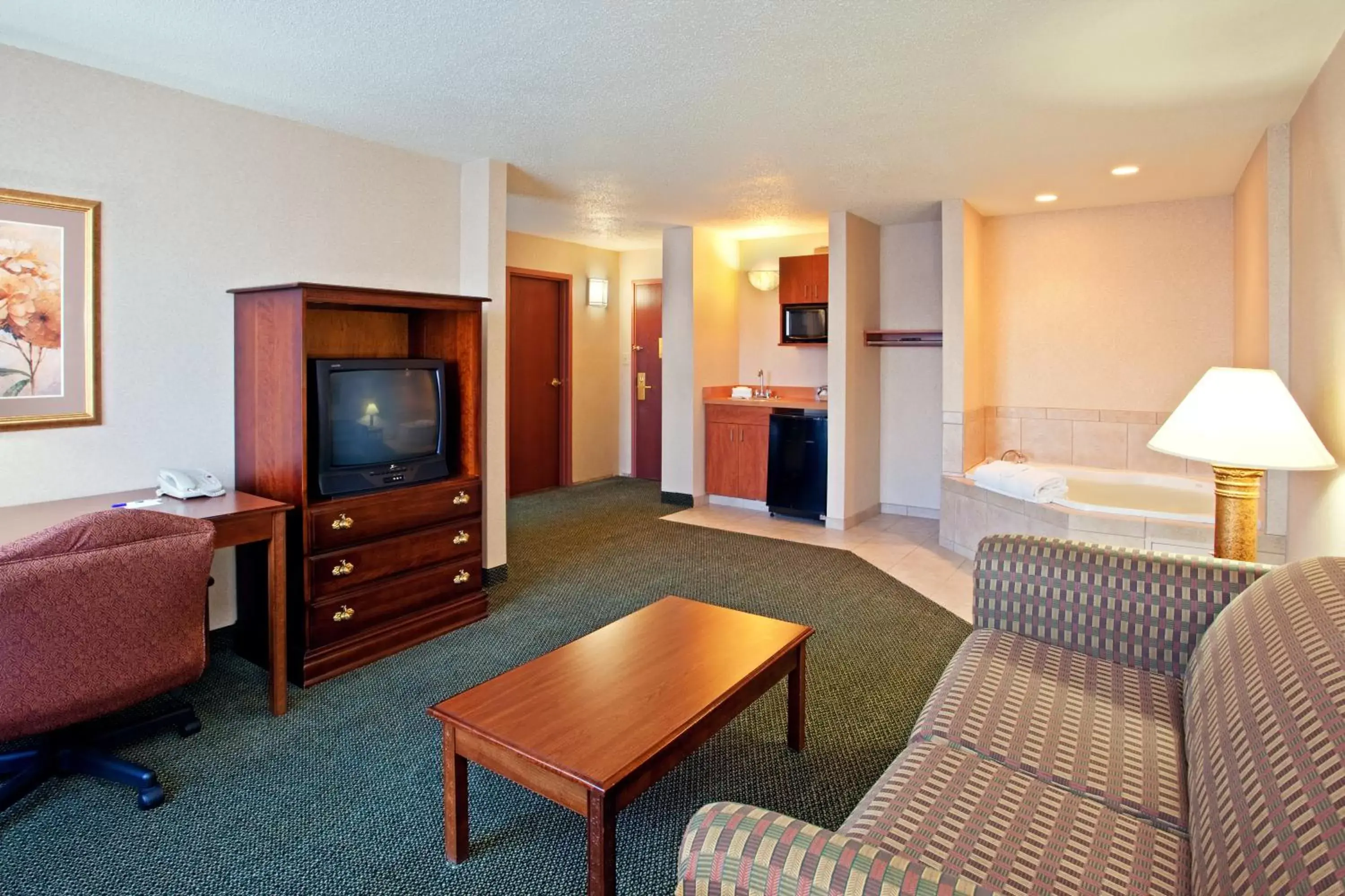 Living room, Seating Area in Holiday Inn Express and Suites Pittsburgh West Mifflin, an IHG Hotel