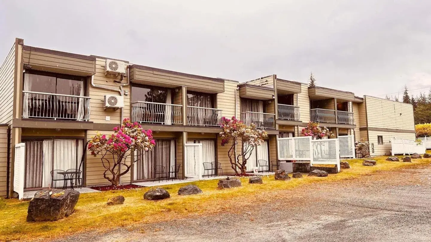 Balcony/Terrace, Property Building in Airport Inn