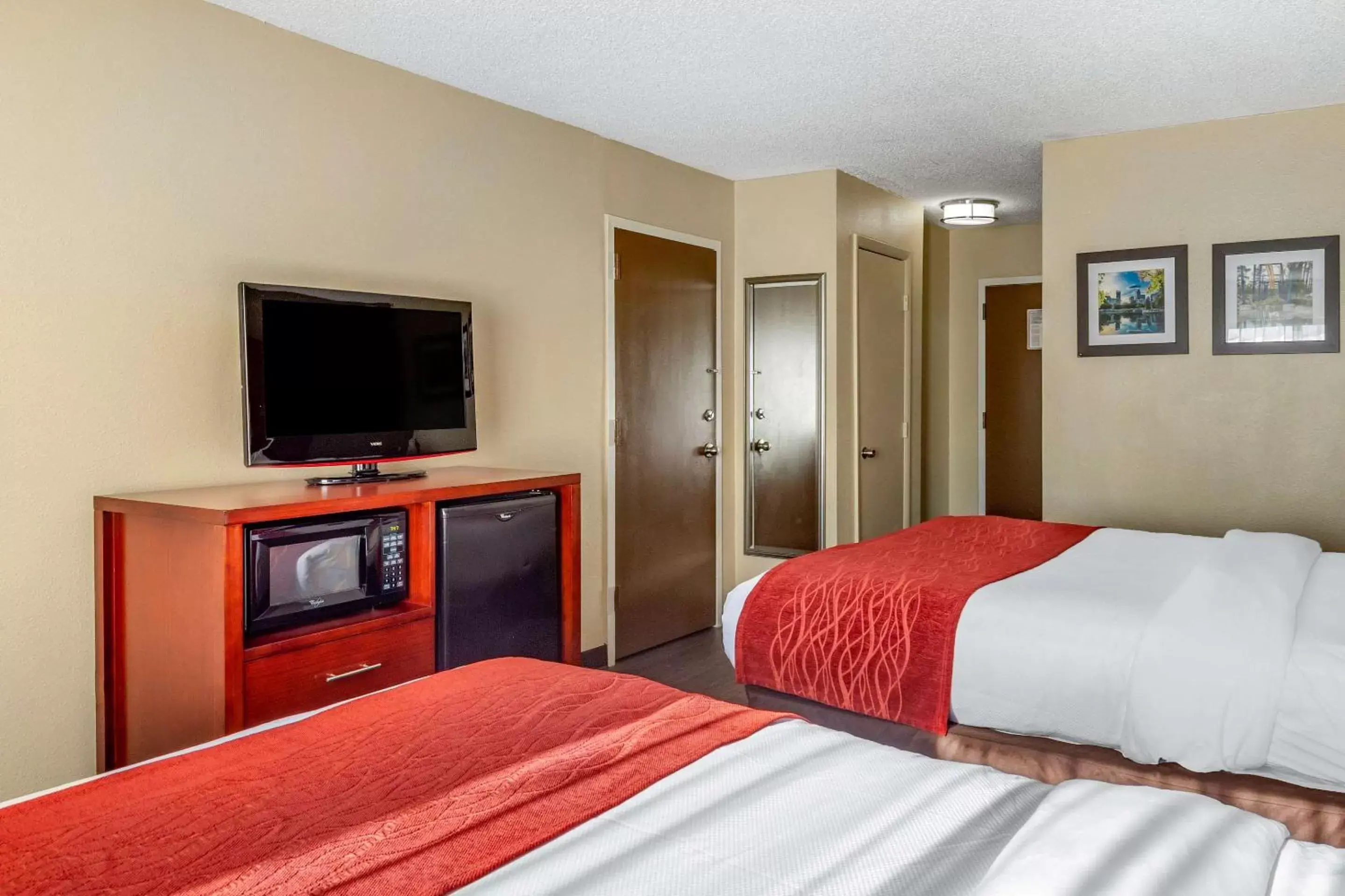 Photo of the whole room in Comfort Inn At the Park