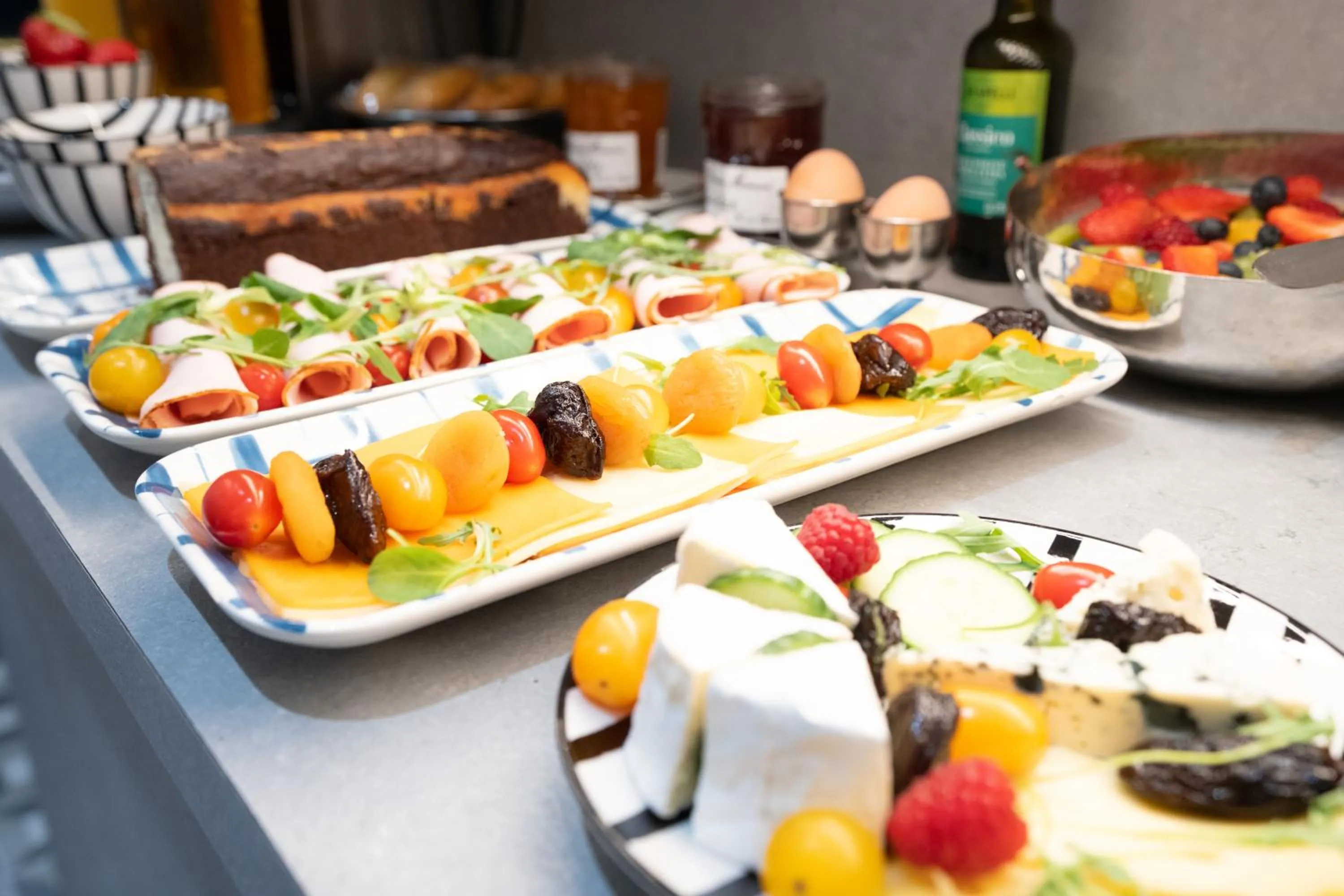 Food and drinks in Hôtel Du Mont Dore Batignolles