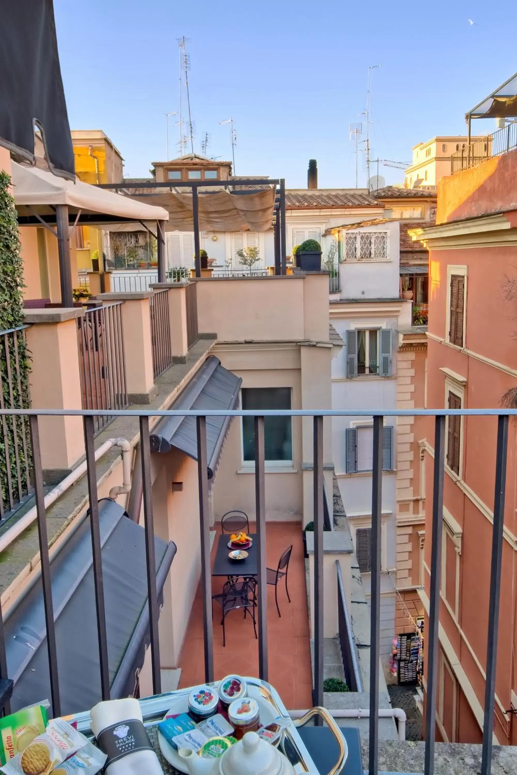 Patio, Balcony/Terrace in Trevi Palace Luxury Inn