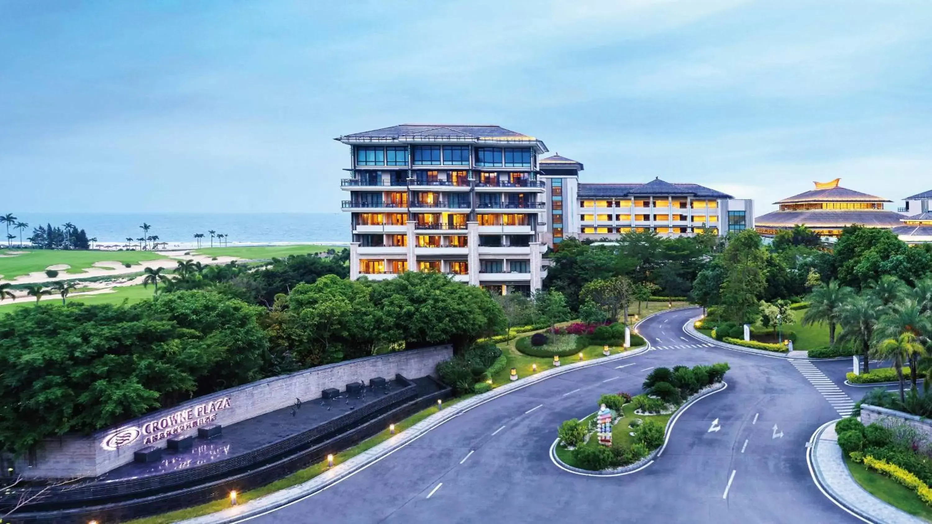 Property building in Crowne Plaza Hailing Island, an IHG Hotel Property building in Crowne Plaza Hailing Island, an IHG Hotel