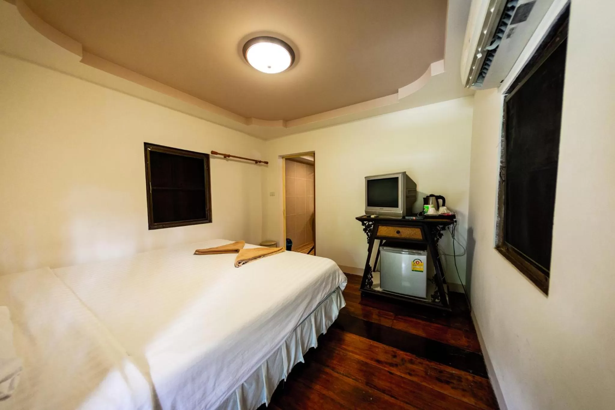 Bedroom, TV/Entertainment Center in Ruan Kanchanok